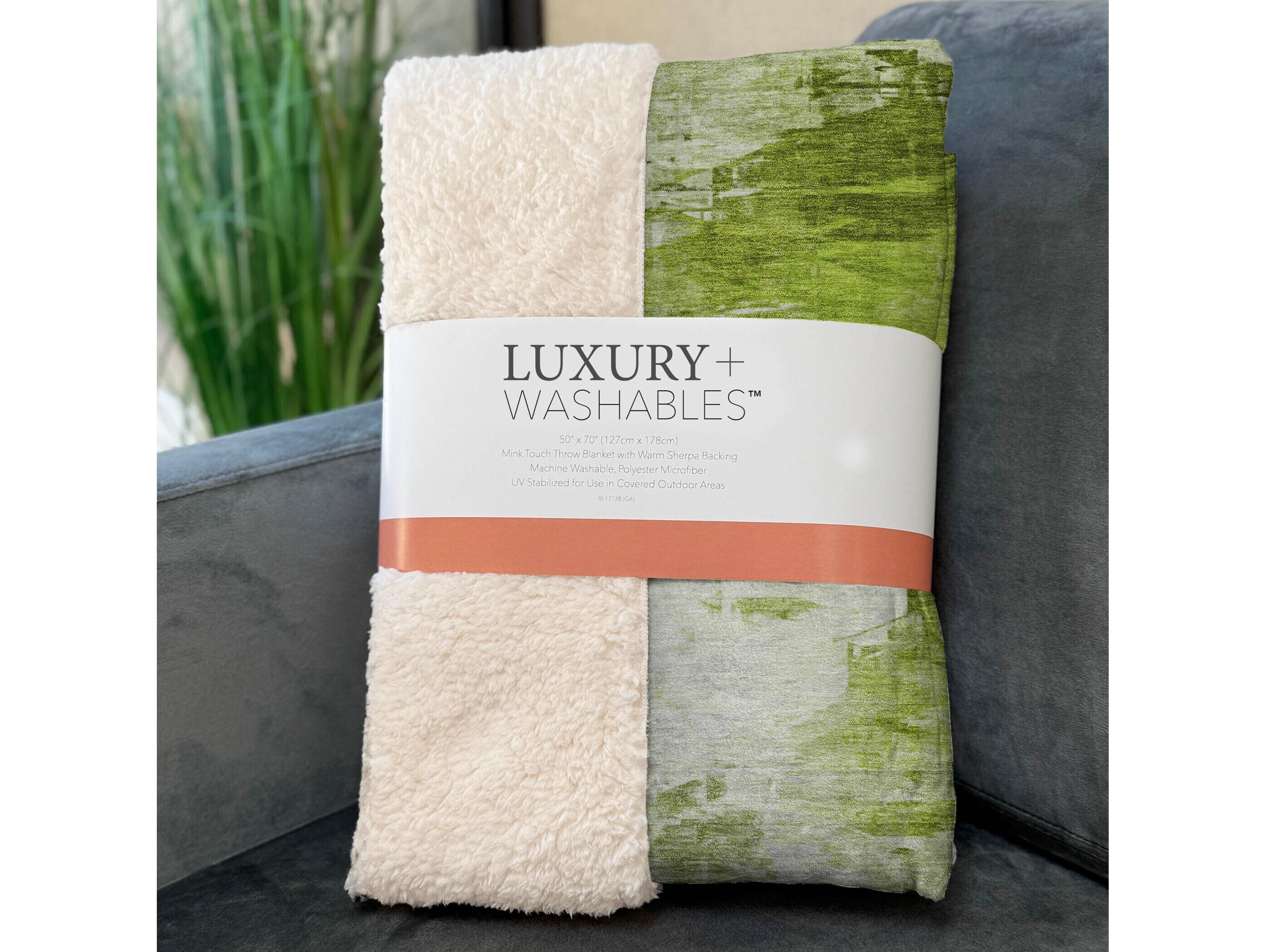 Dalyn Sherpa Green Polyester Throw