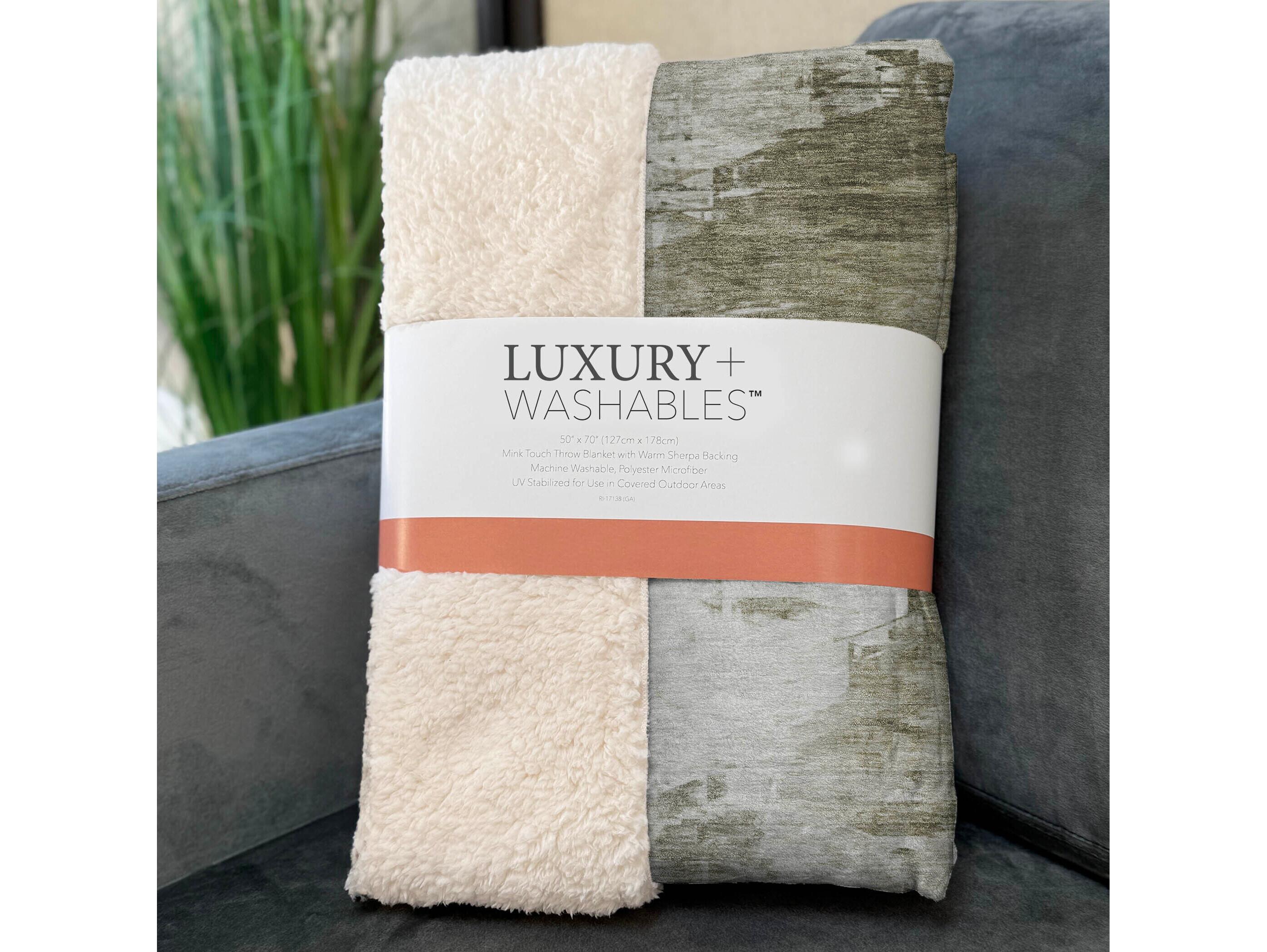 Dalyn Sherpa Brown Polyester Throw