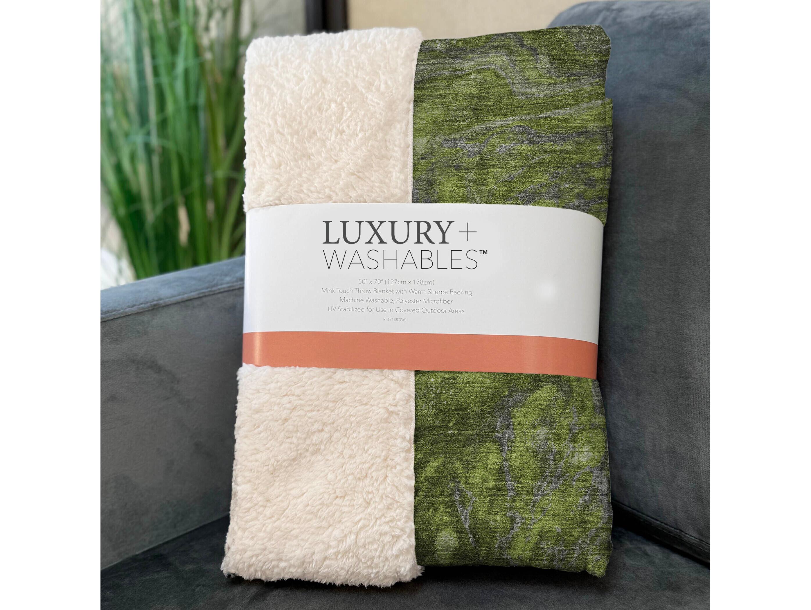 Dalyn Sherpa Green Polyester Throw