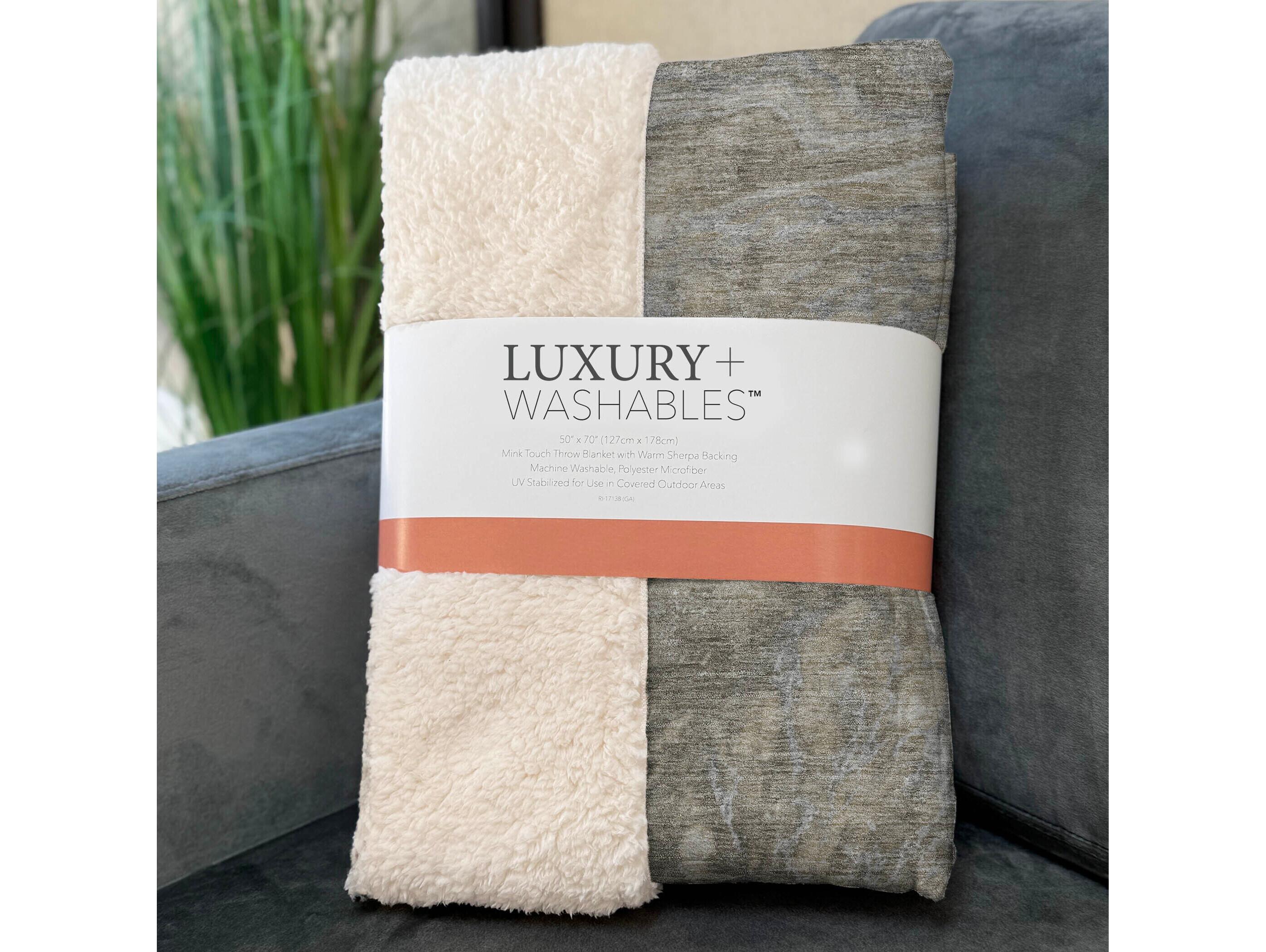 Dalyn Sherpa Brown Polyester Throw