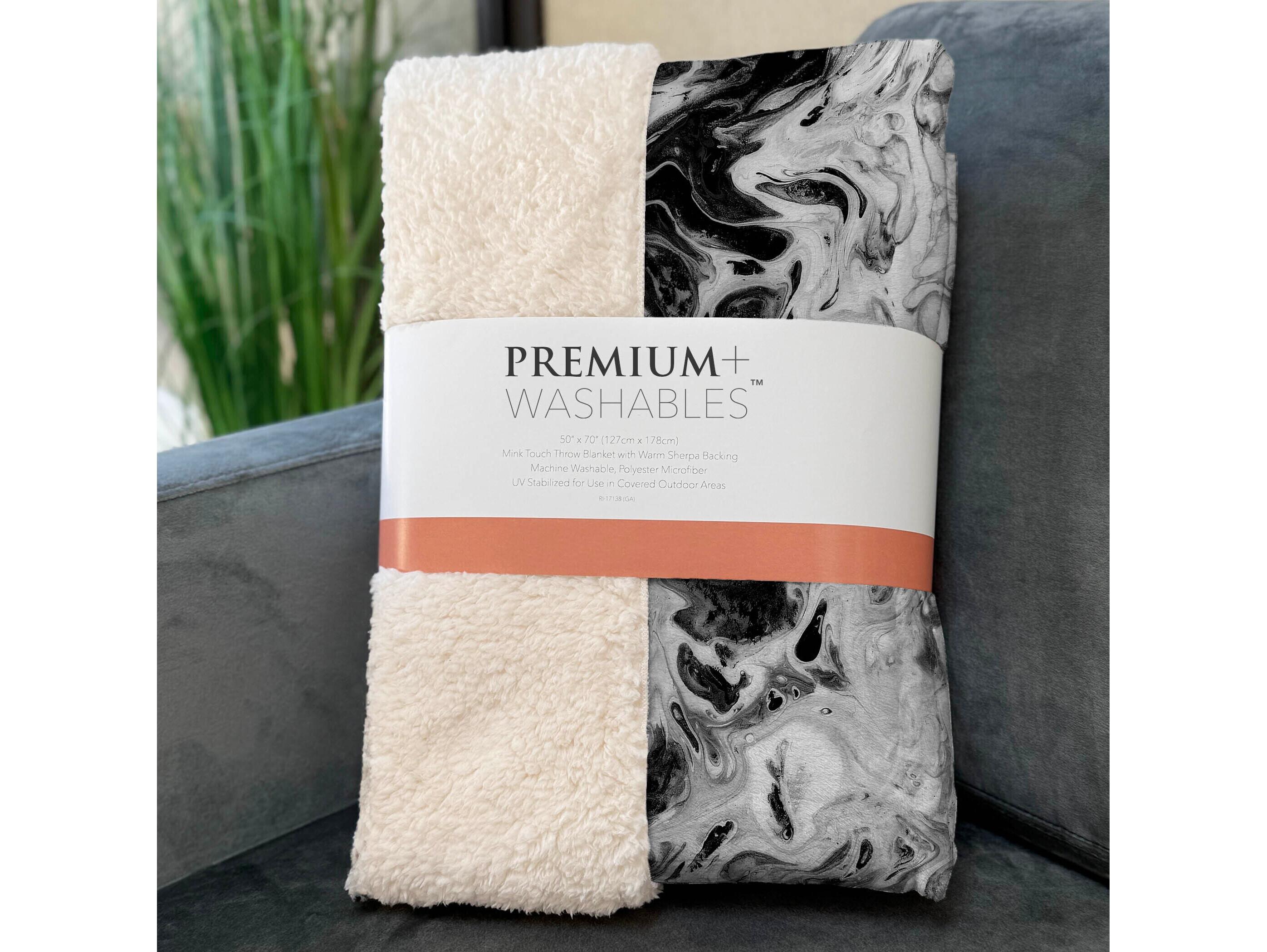 Dalyn Sherpa Black Polyester Throw