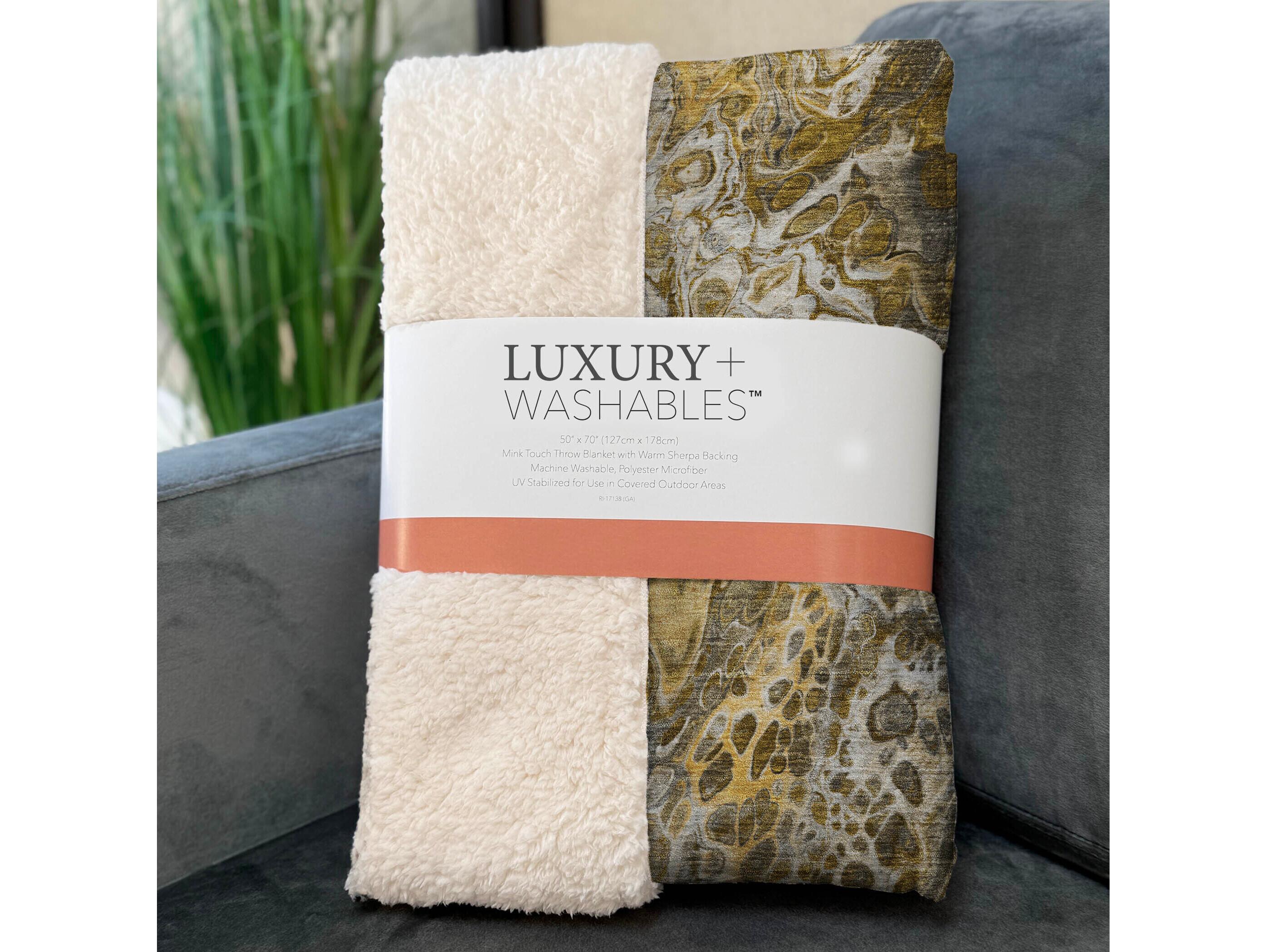 Dalyn Sherpa Brown Polyester Throw