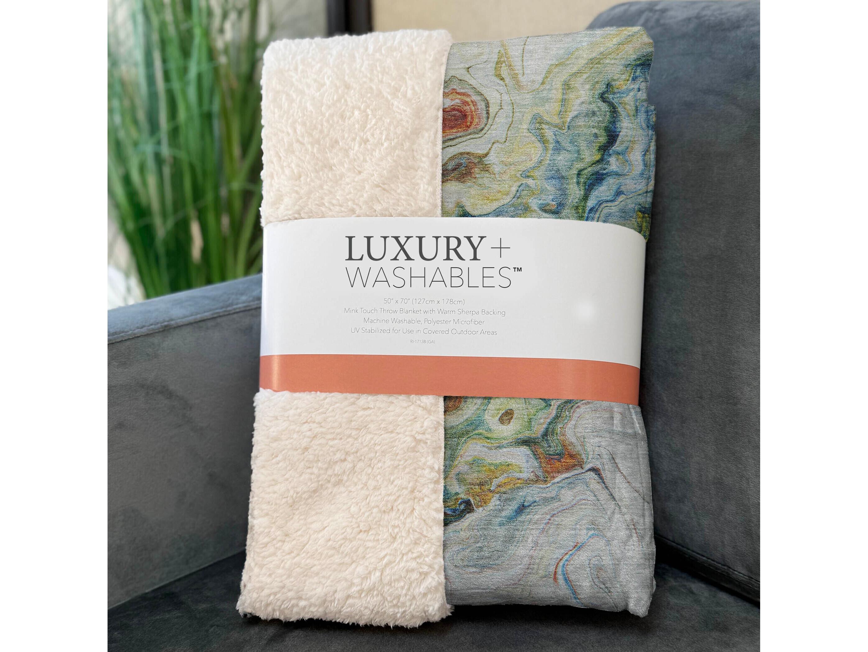 Dalyn Sherpa Ivory Polyester Throw