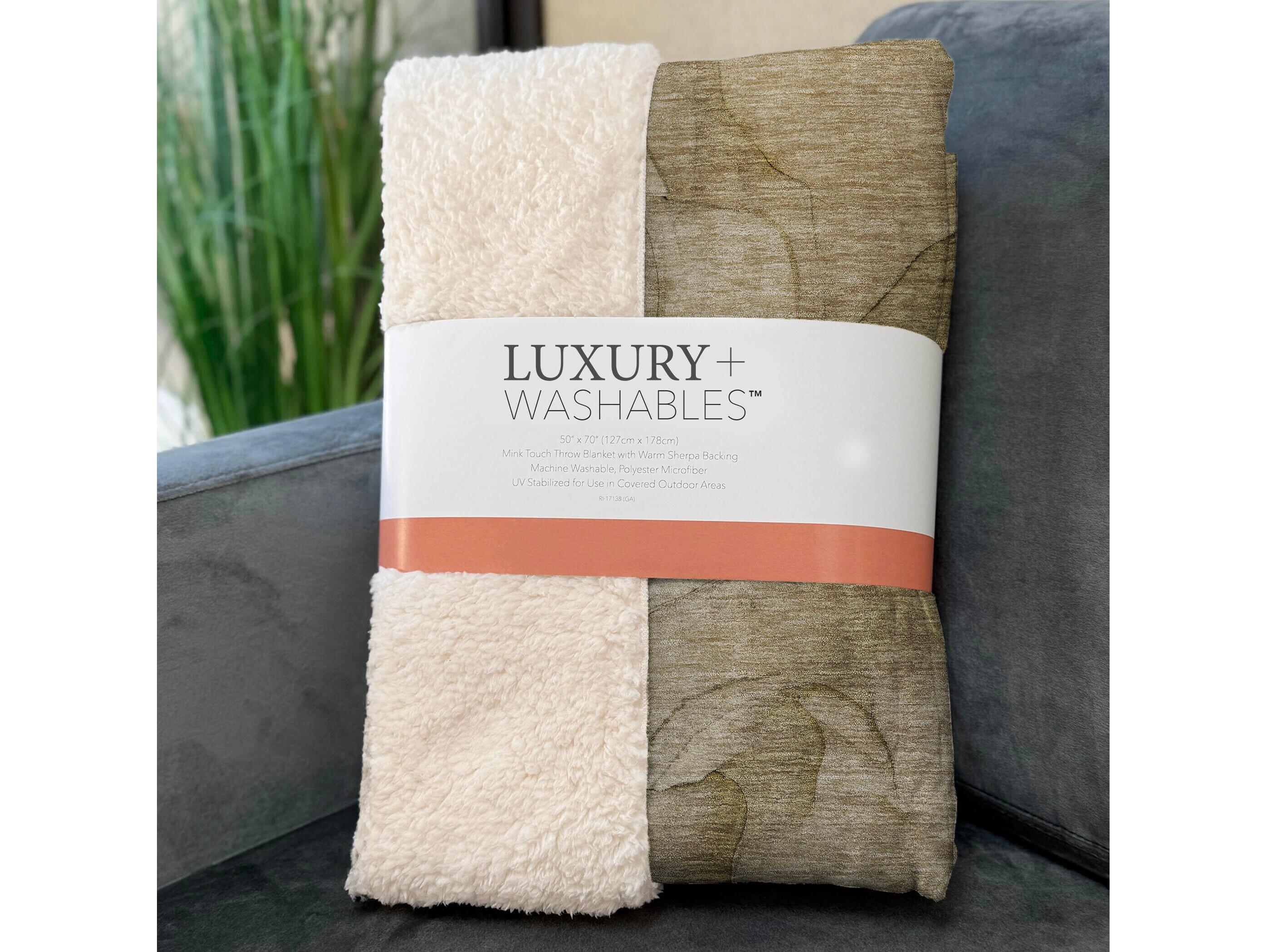 Dalyn Sherpa Brown Polyester Throw