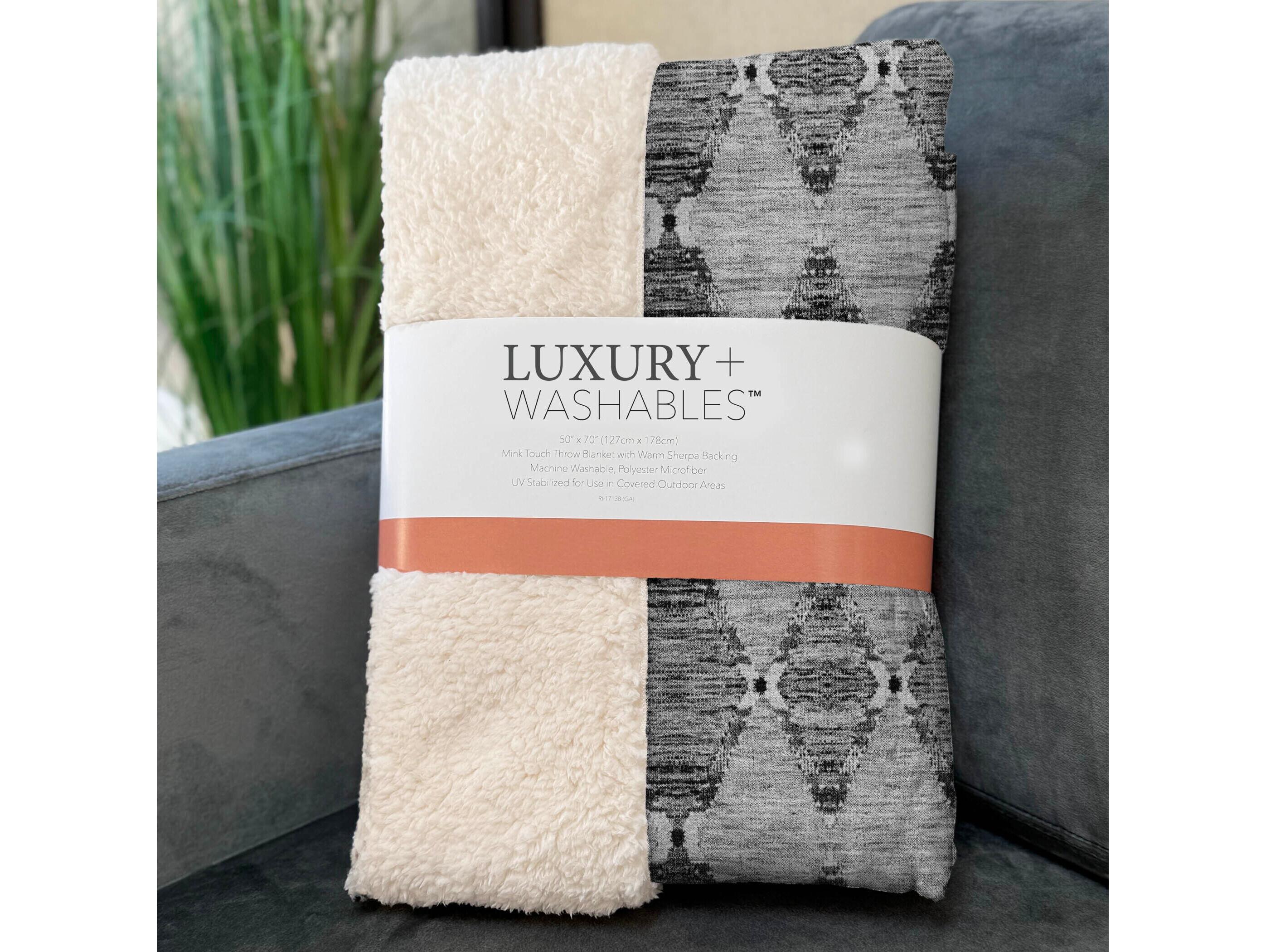 Dalyn Sherpa Gray Polyester Throw