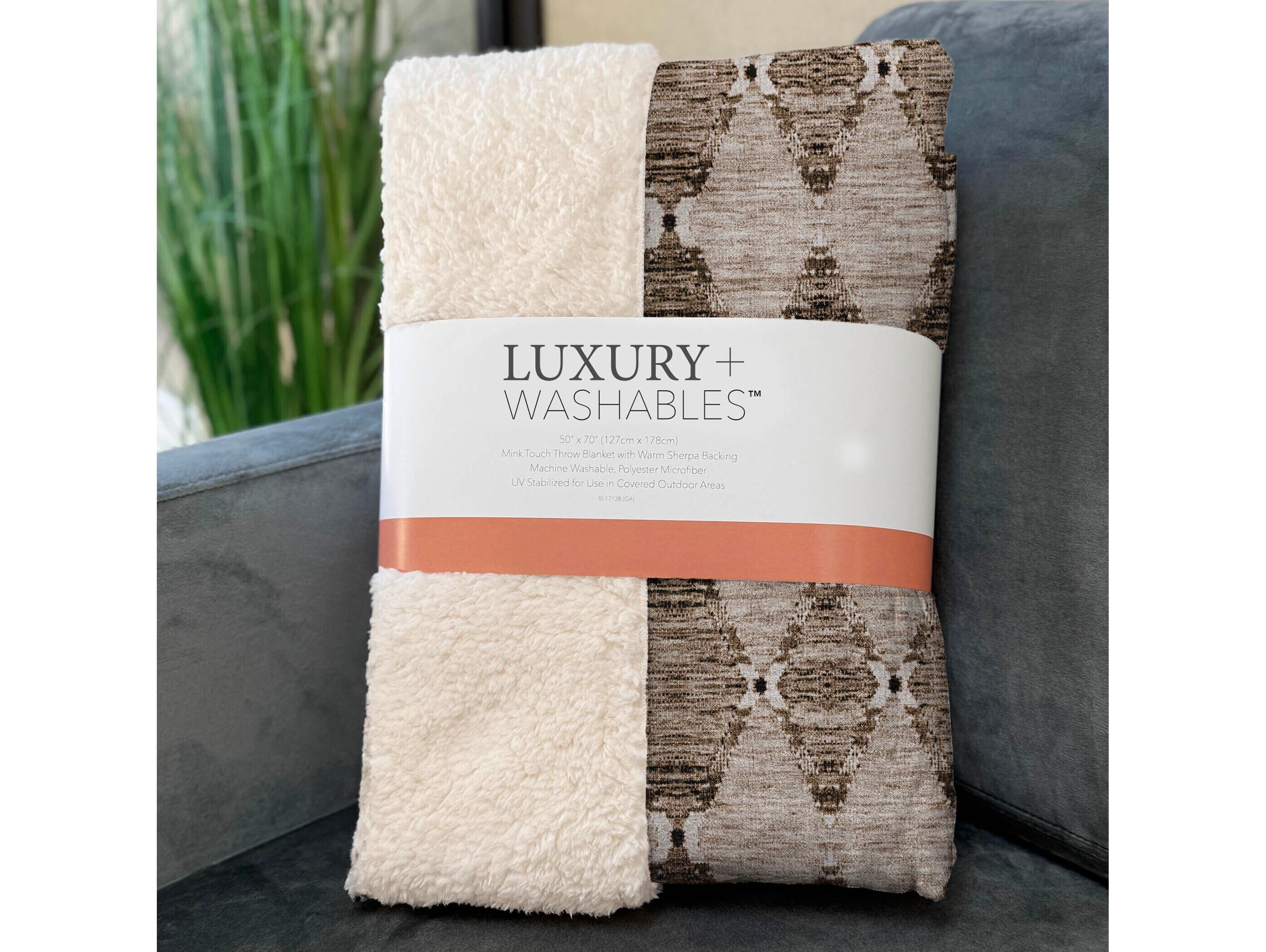 Dalyn Sherpa Brown Polyester Throw