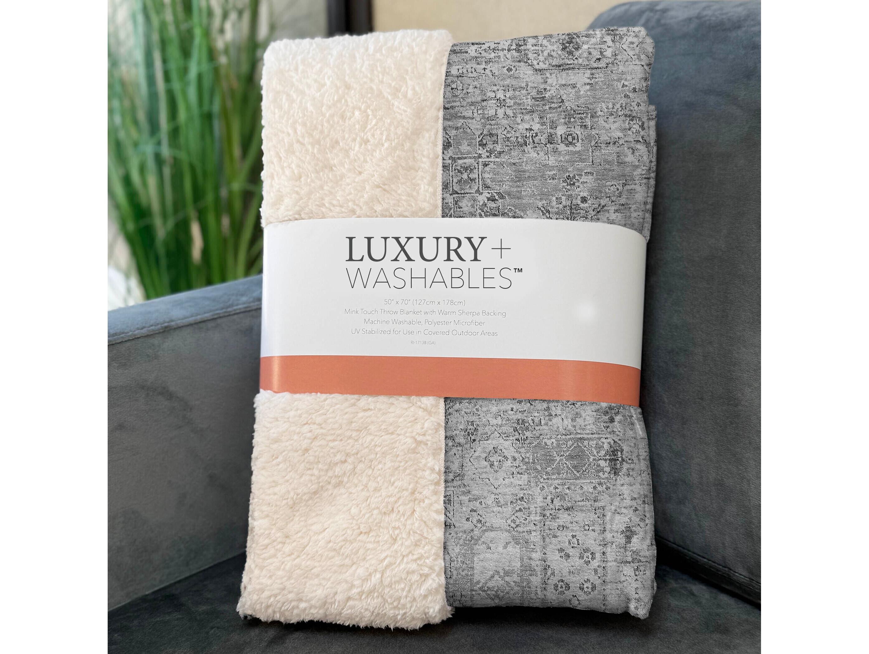 Dalyn Sherpa Gray Polyester Throw