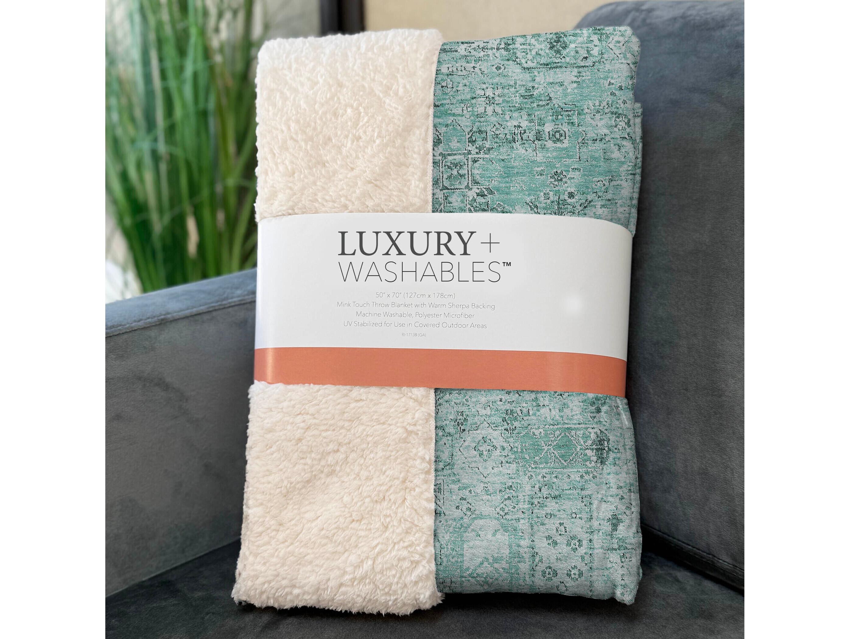 Dalyn Sherpa Teal Polyester Throw