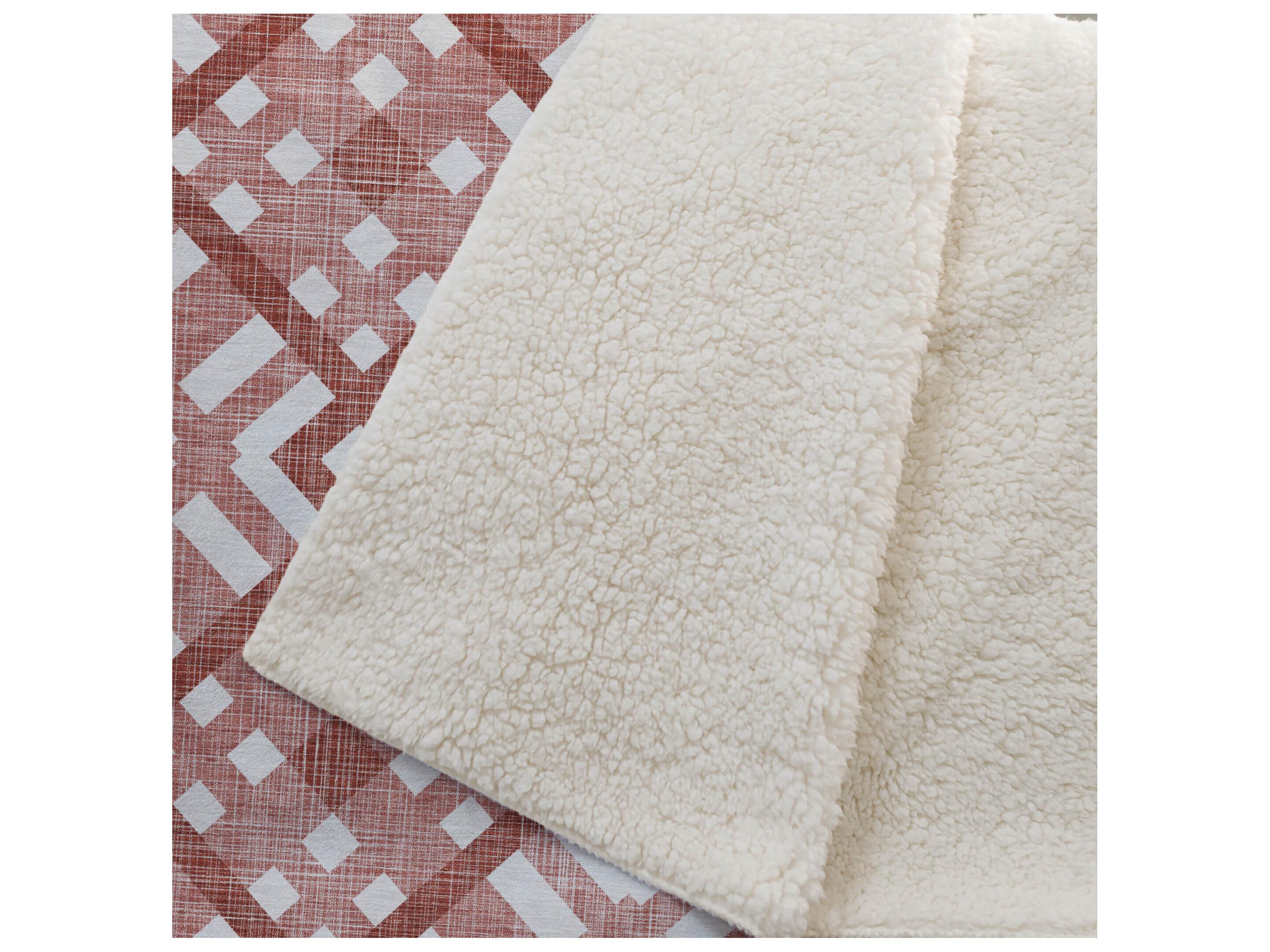 Dalyn Sherpa Red Polyester Throw