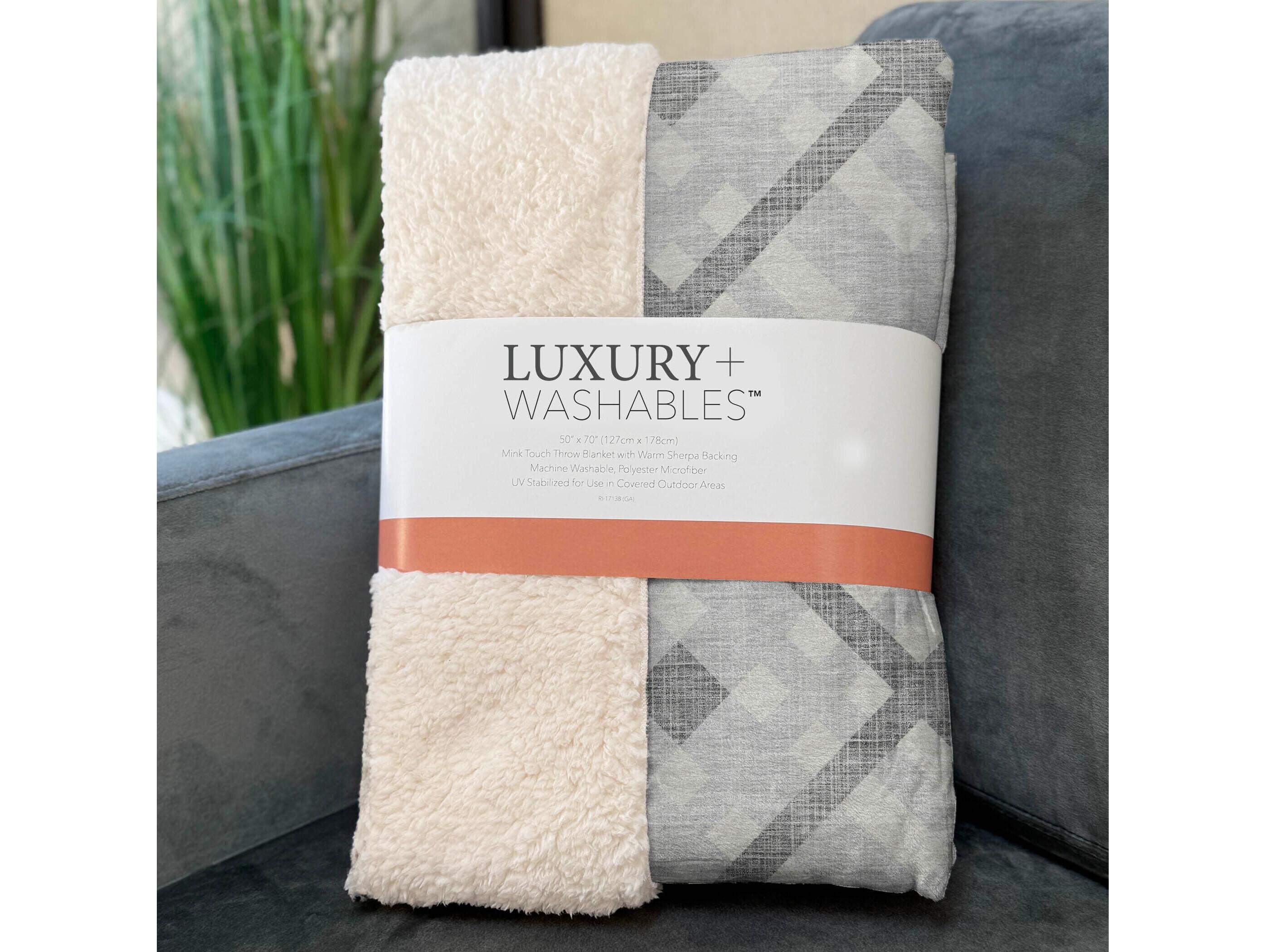 Dalyn Sherpa Gray Polyester Throw