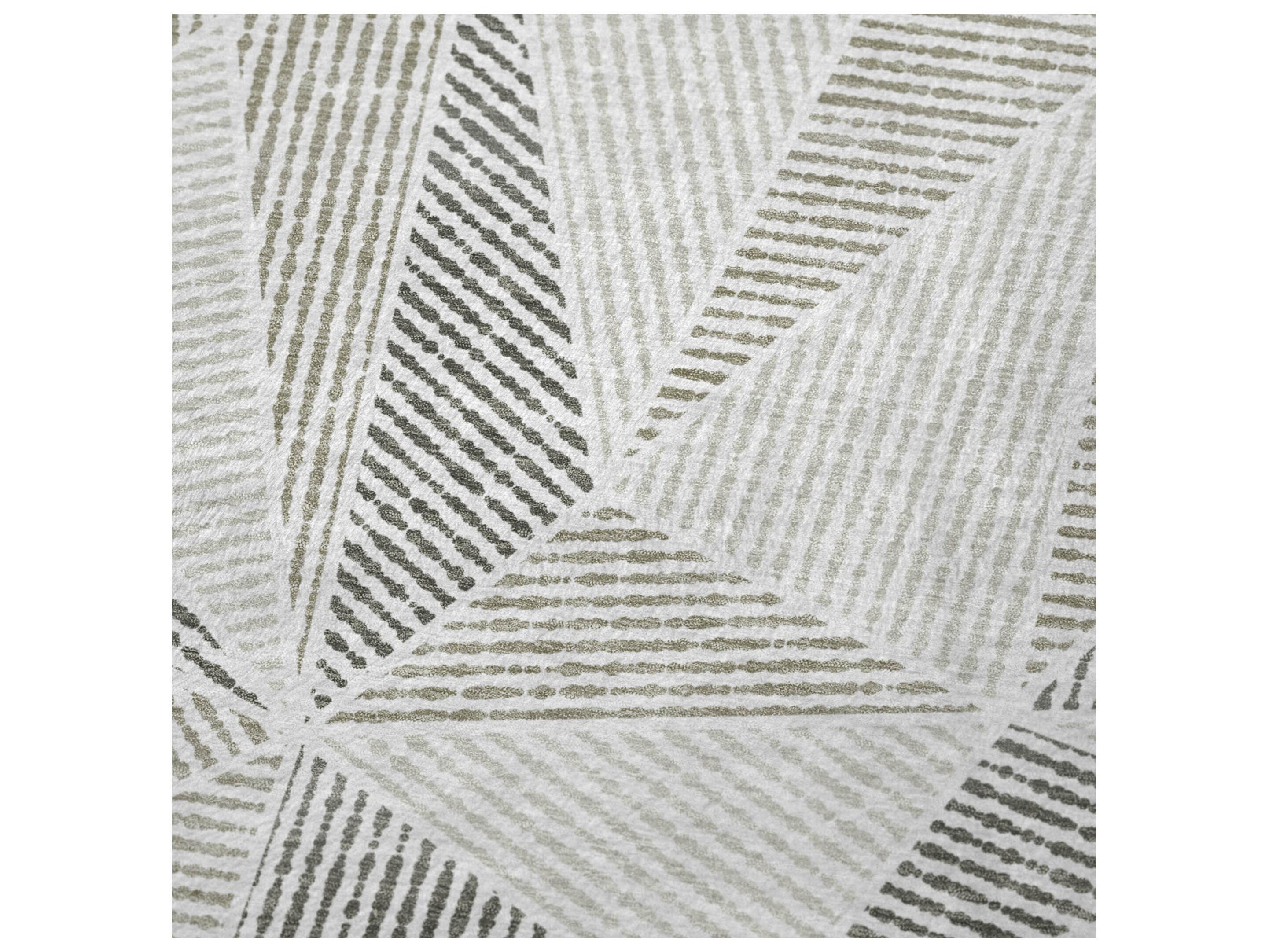 Dalyn Sherpa Brown Polyester Throw