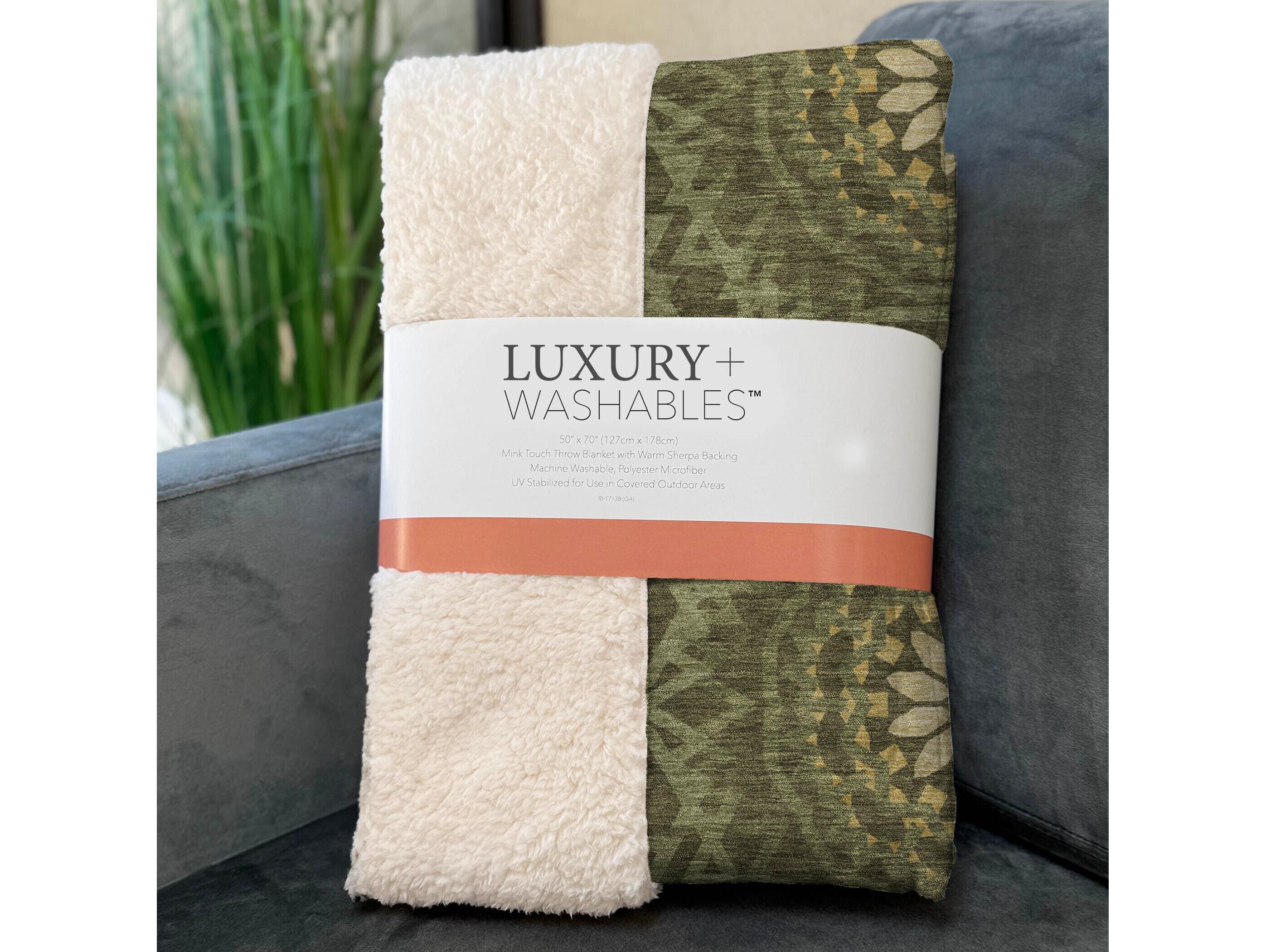 Dalyn Sherpa Green Polyester Throw