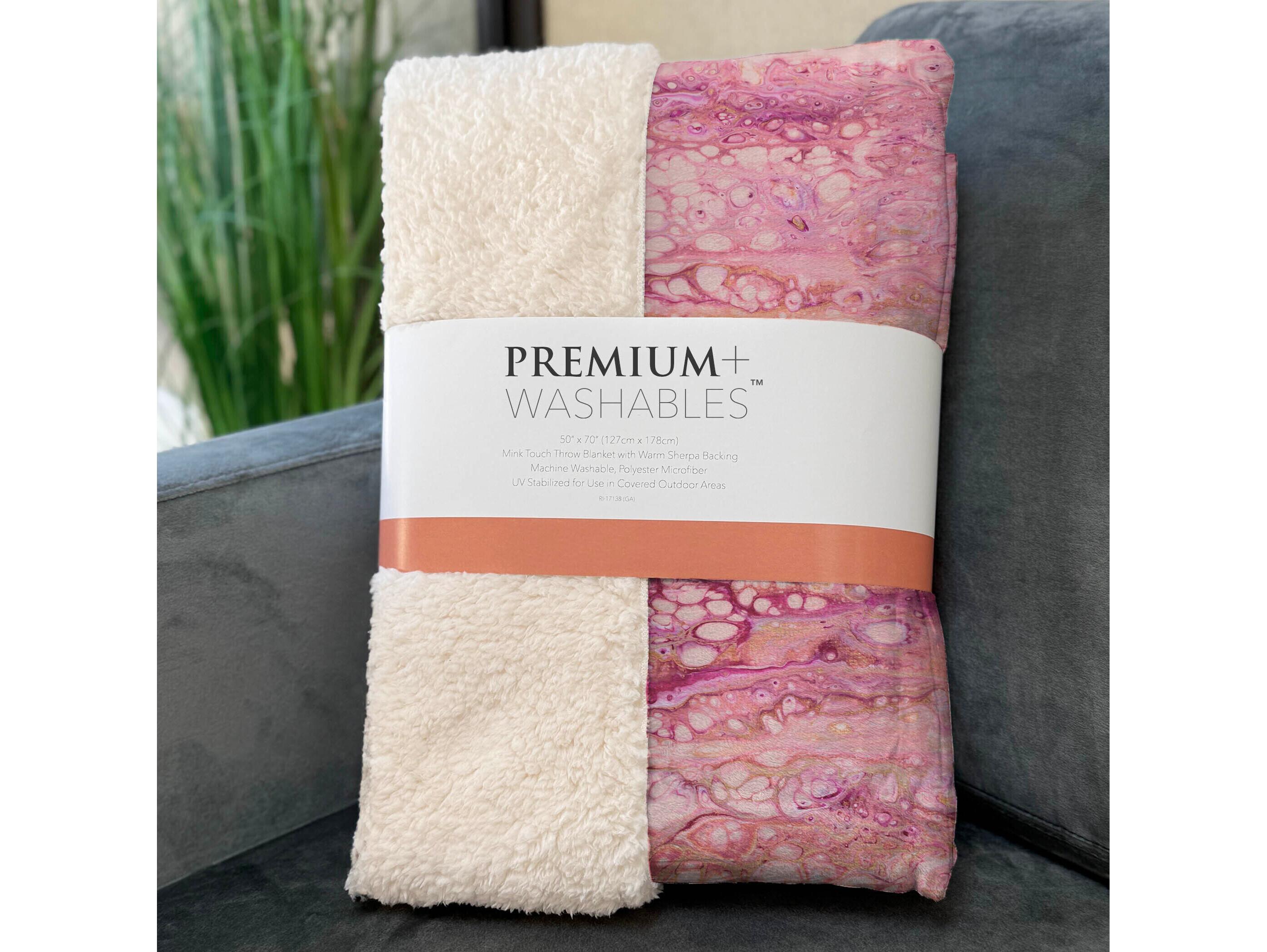 Dalyn Sherpa Pink Polyester Throw