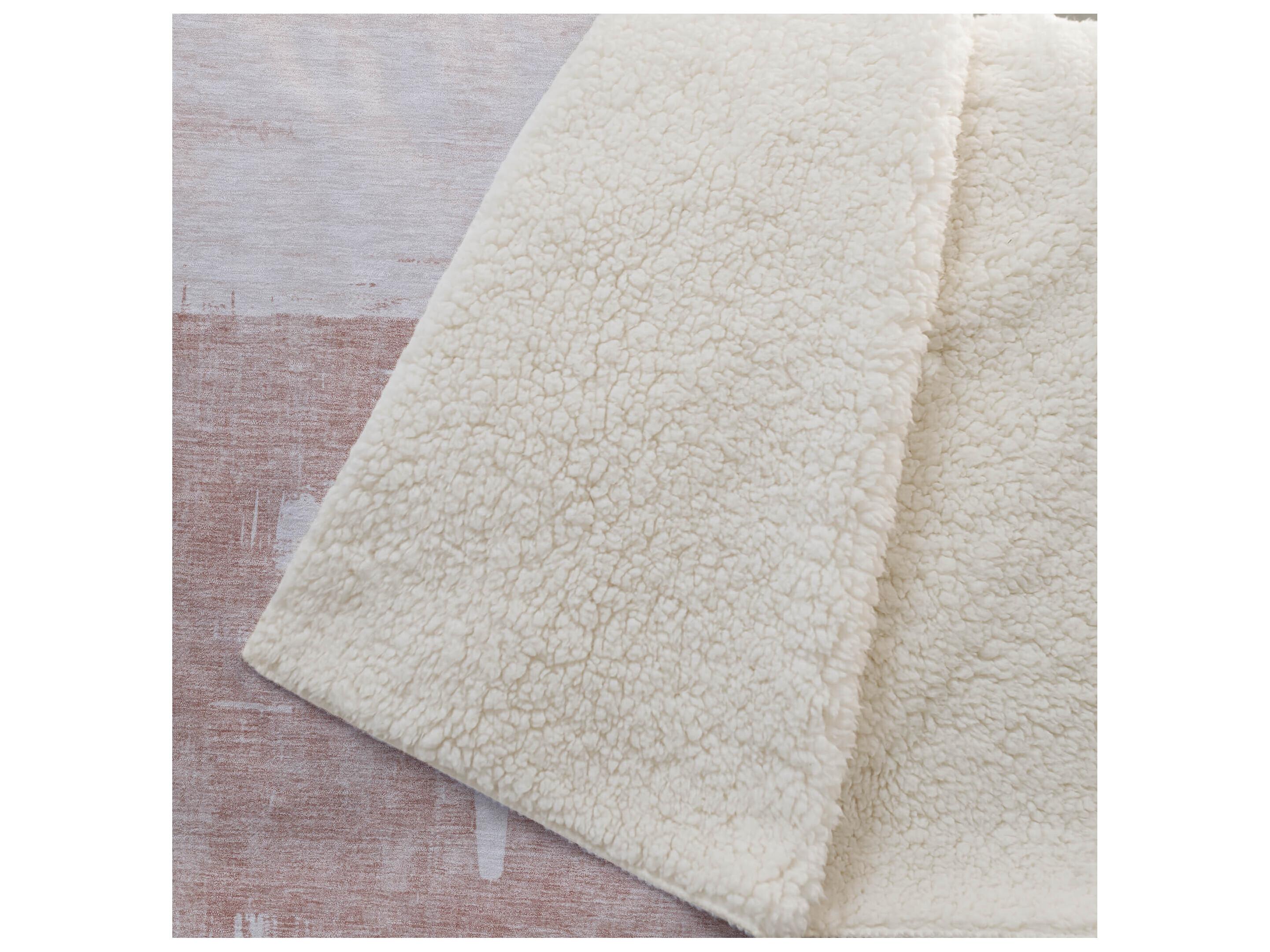 Dalyn Sherpa Pink Polyester Throw