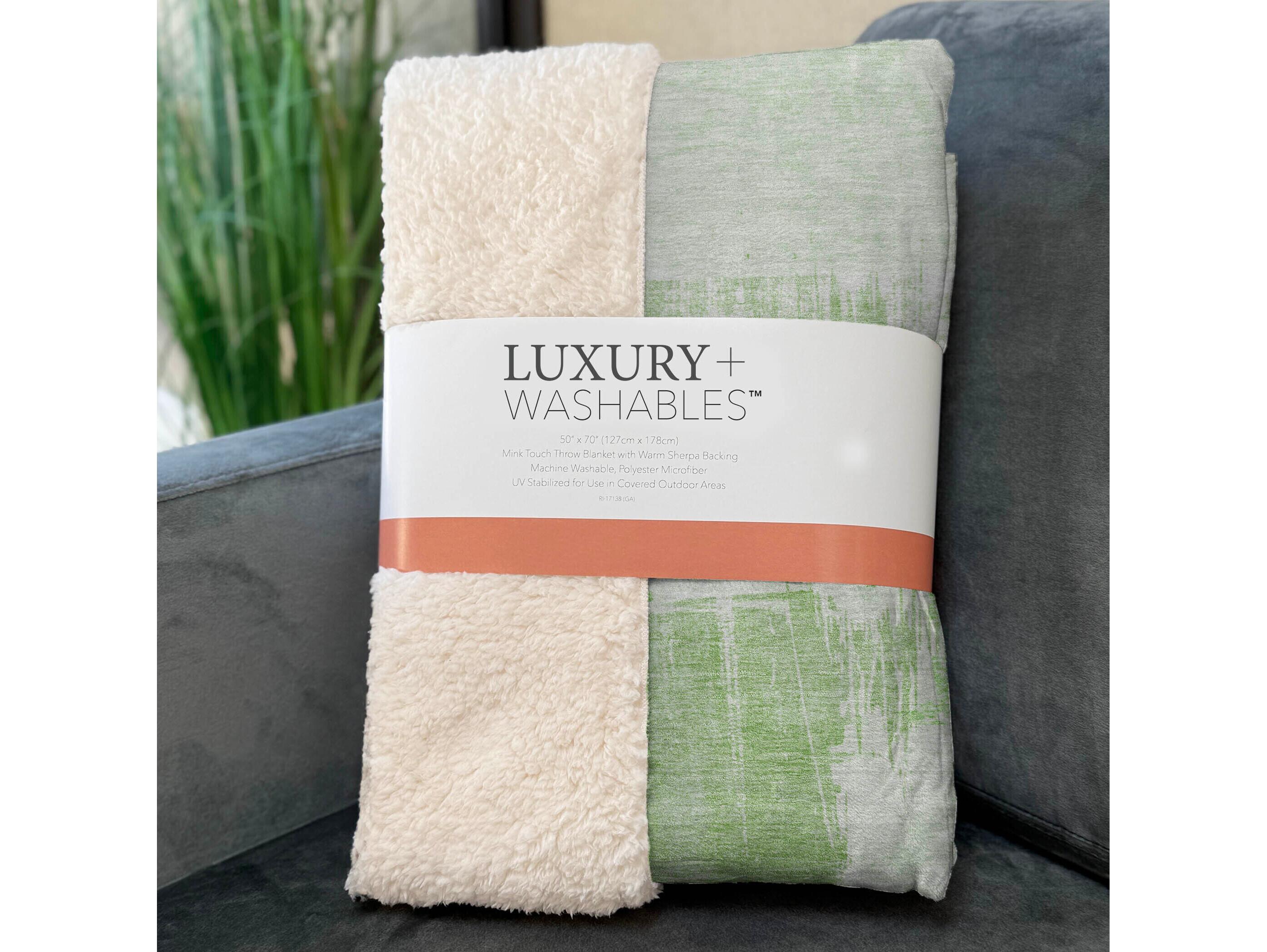 Dalyn Sherpa Green Polyester Throw