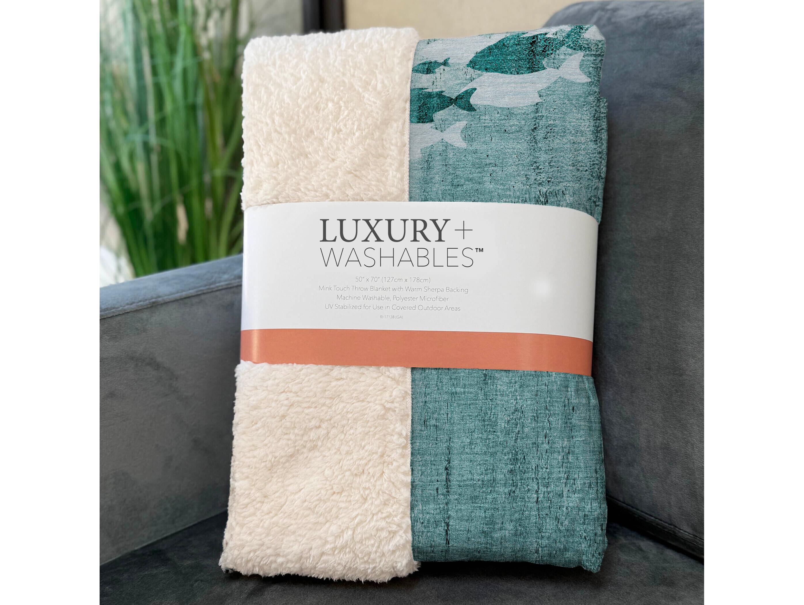 Dalyn Sherpa Teal Polyester Throw