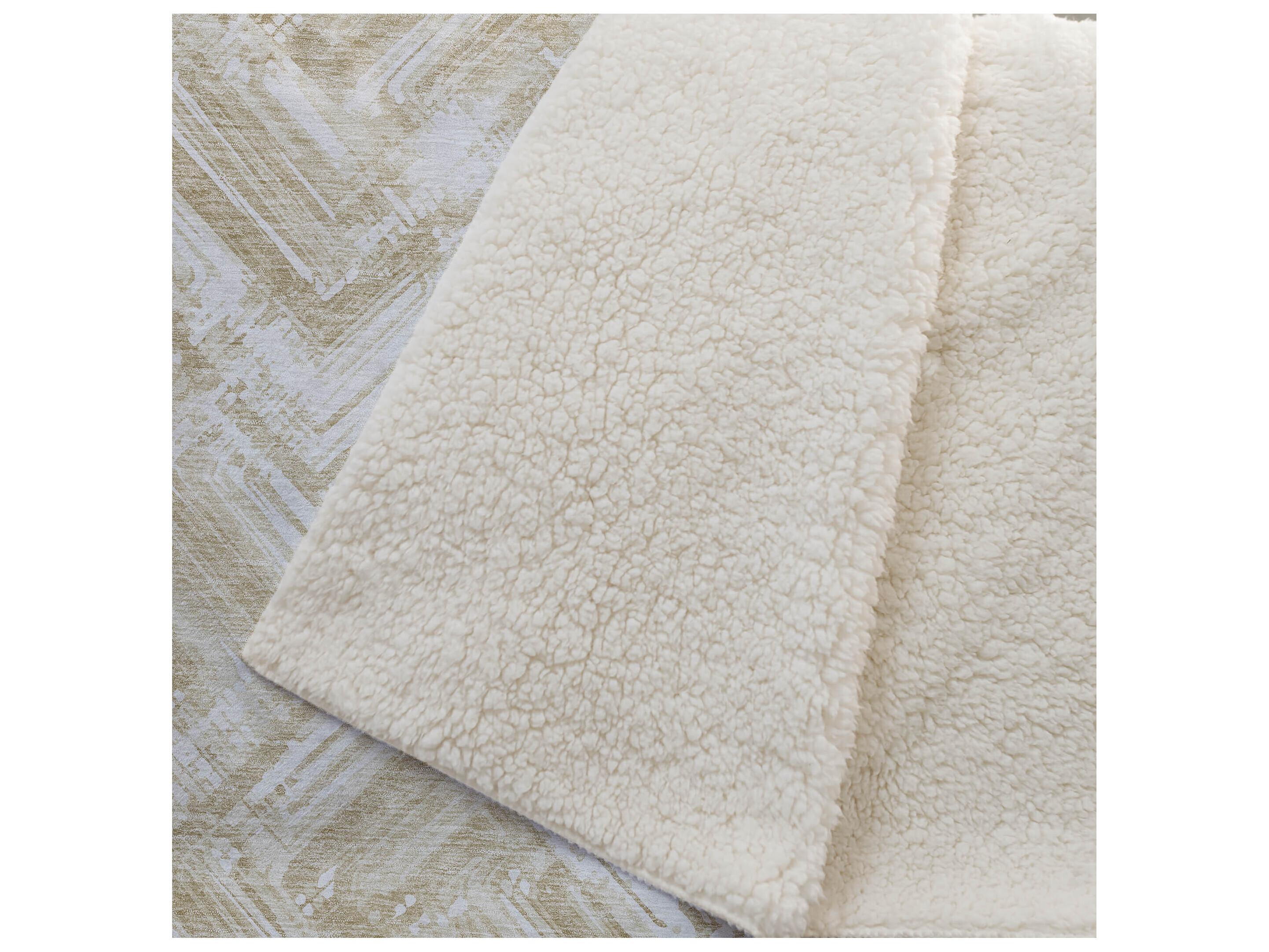Dalyn Sherpa Brown Polyester Throw