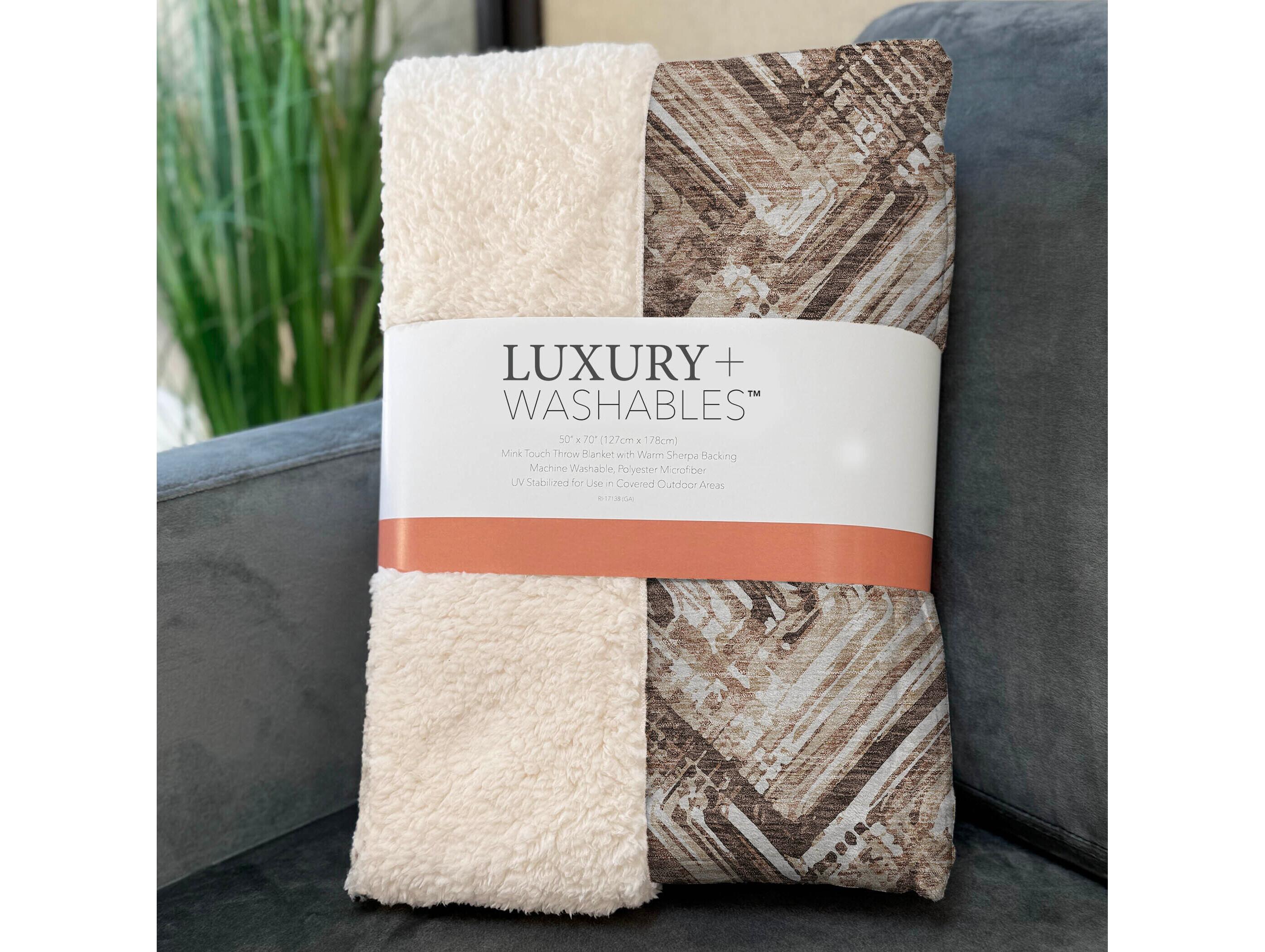 Dalyn Sherpa Brown Polyester Throw