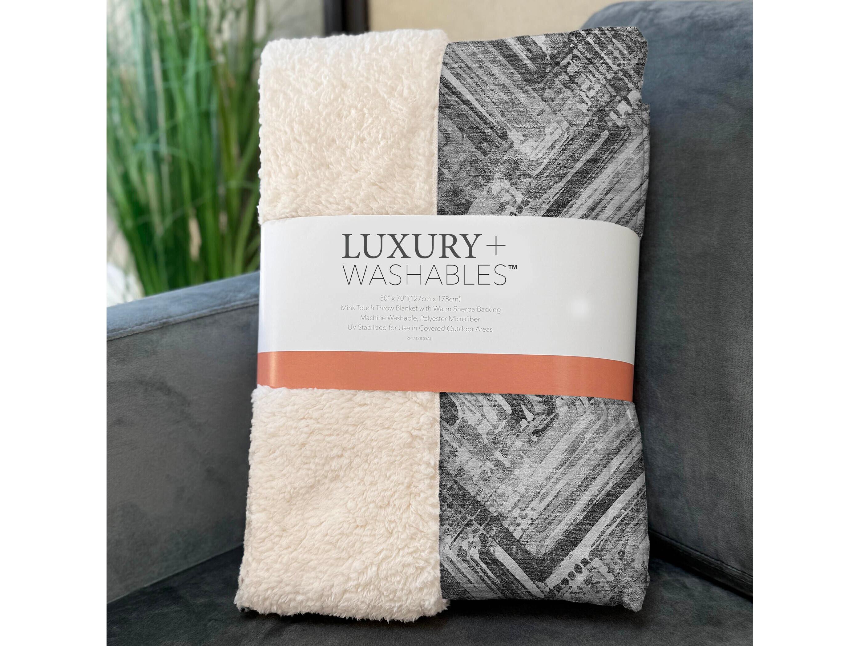 Dalyn Sherpa Gray Polyester Throw