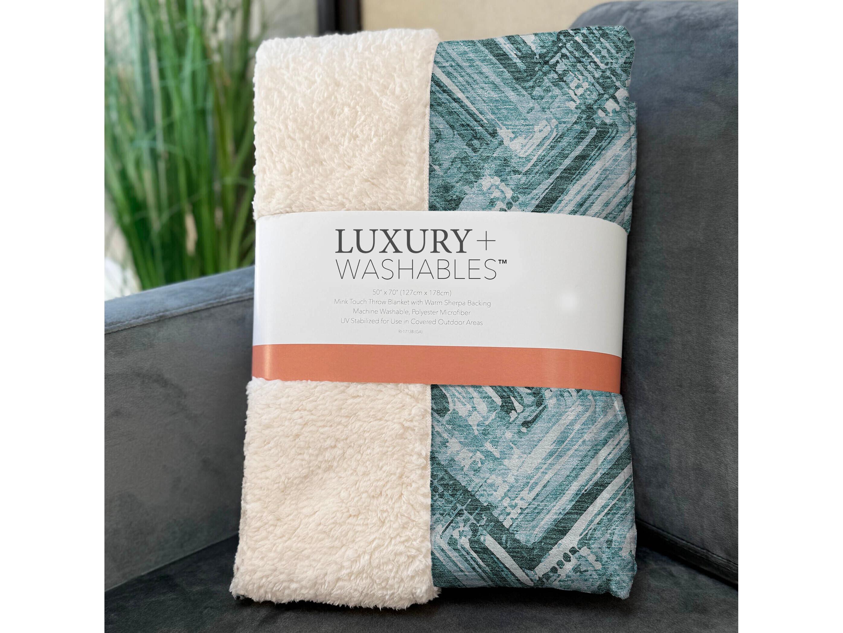 Dalyn Sherpa Teal Polyester Throw