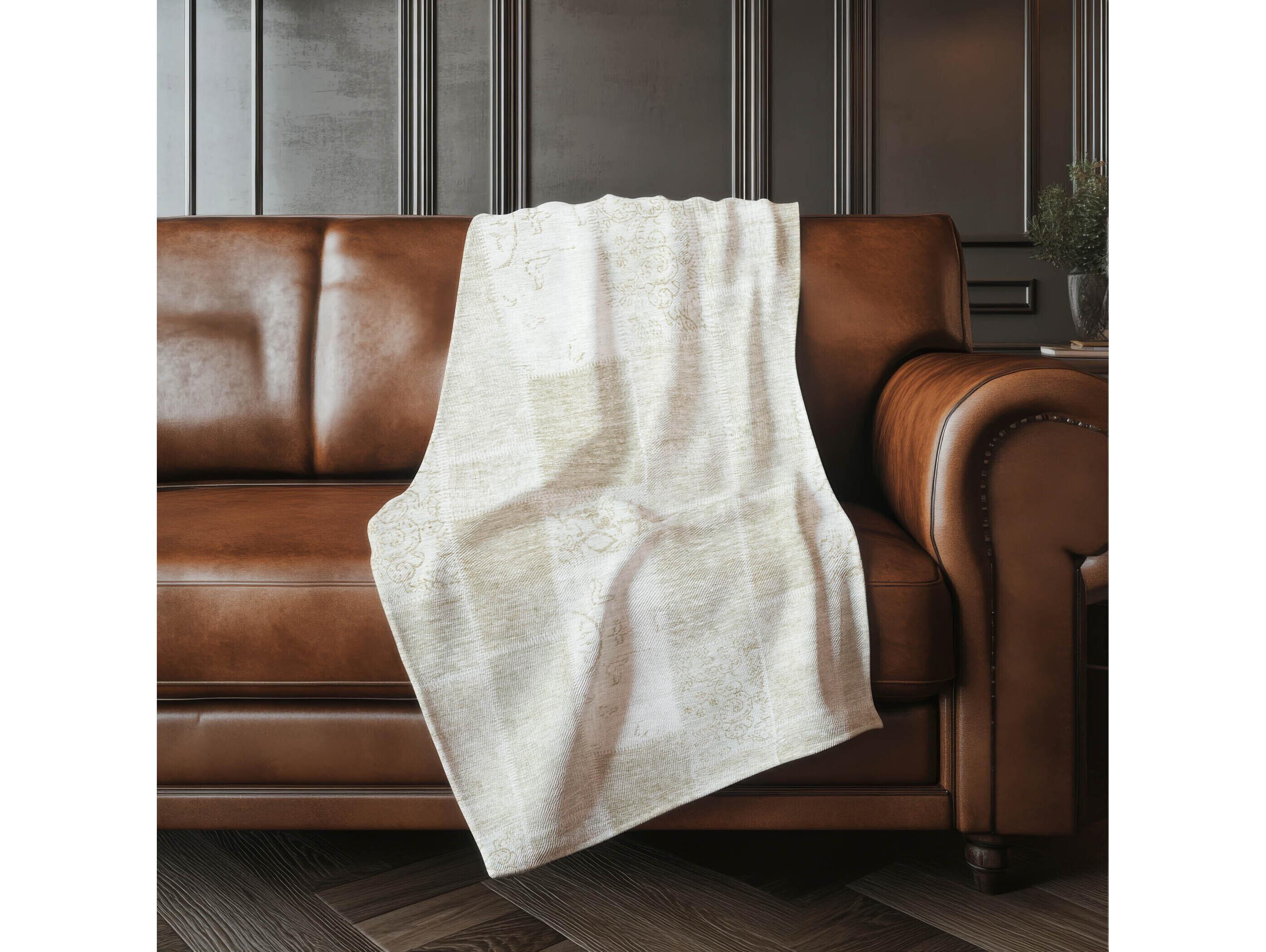 Dalyn Sherpa Brown Polyester Throw