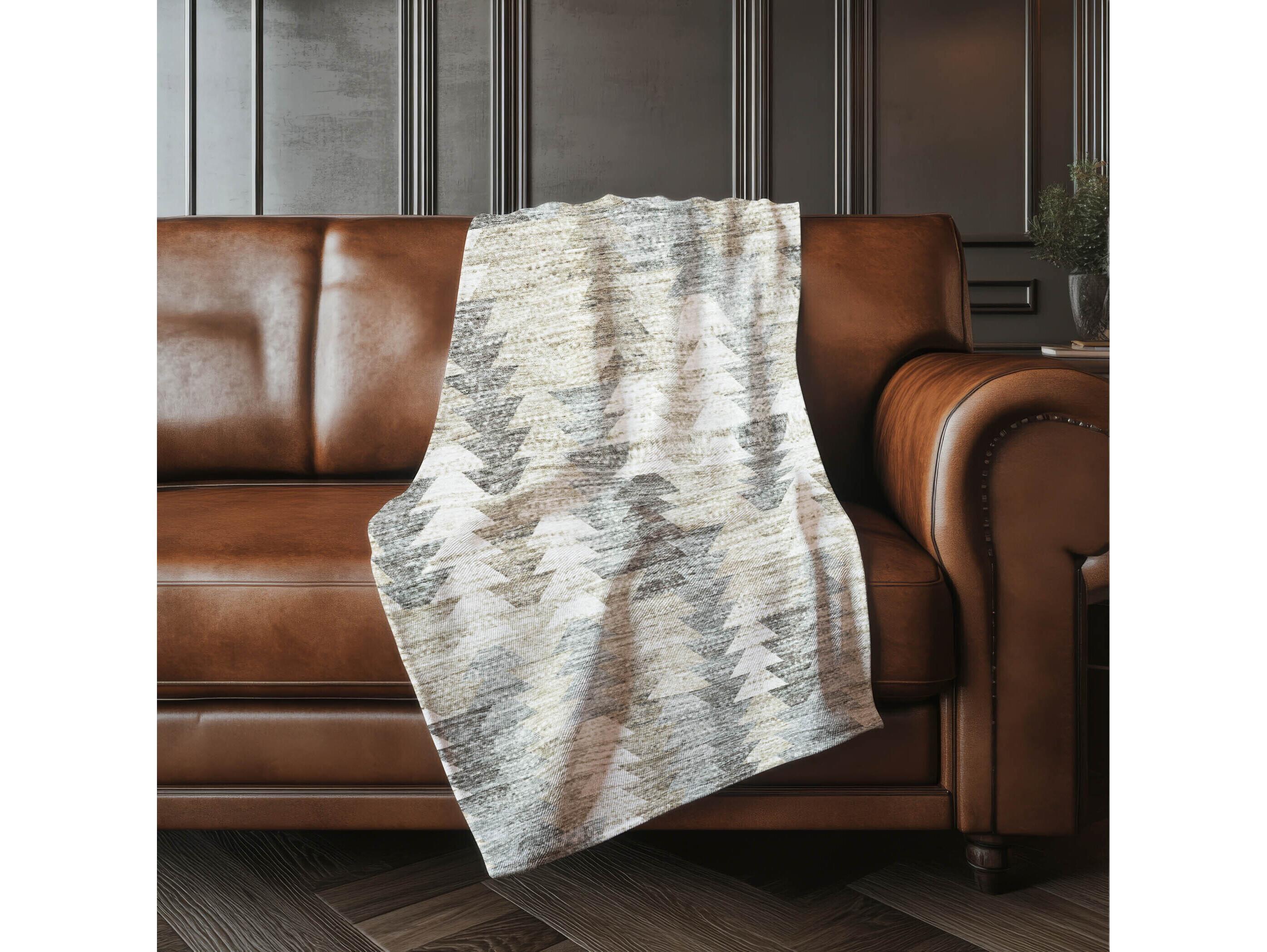 Dalyn Sherpa Brown Polyester Throw