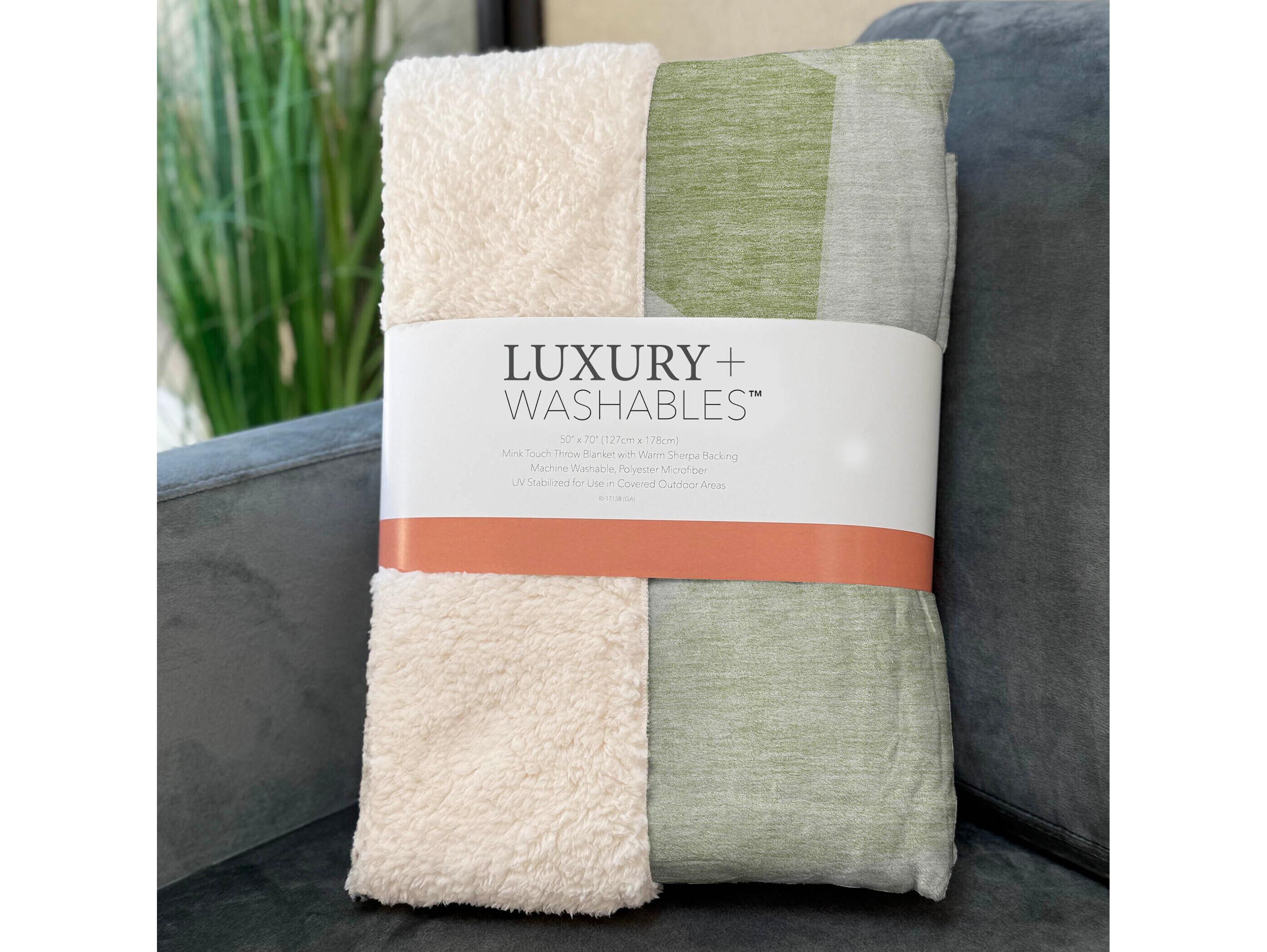 Dalyn Sherpa Green Polyester Throw