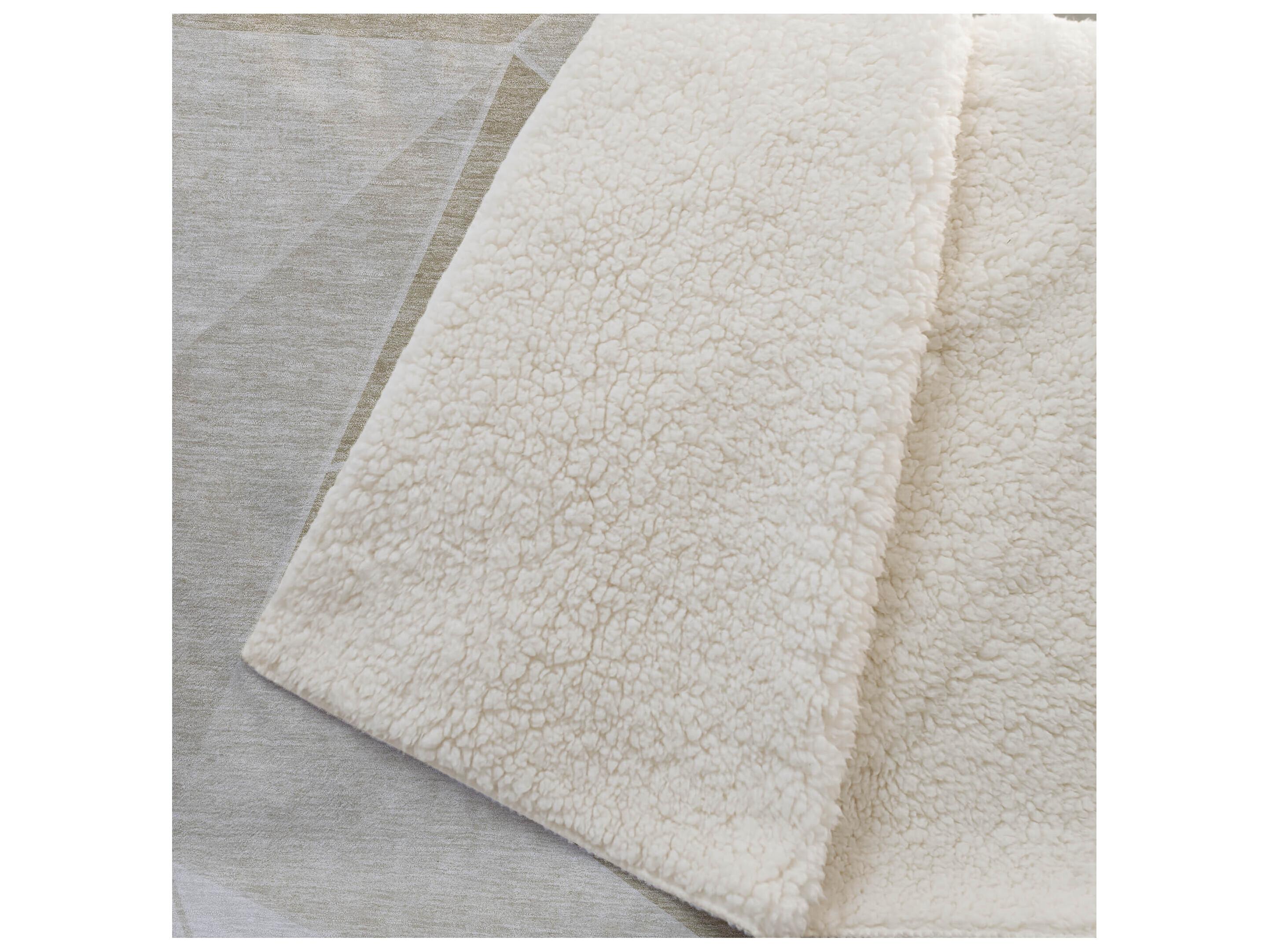 Dalyn Sherpa Brown Polyester Throw