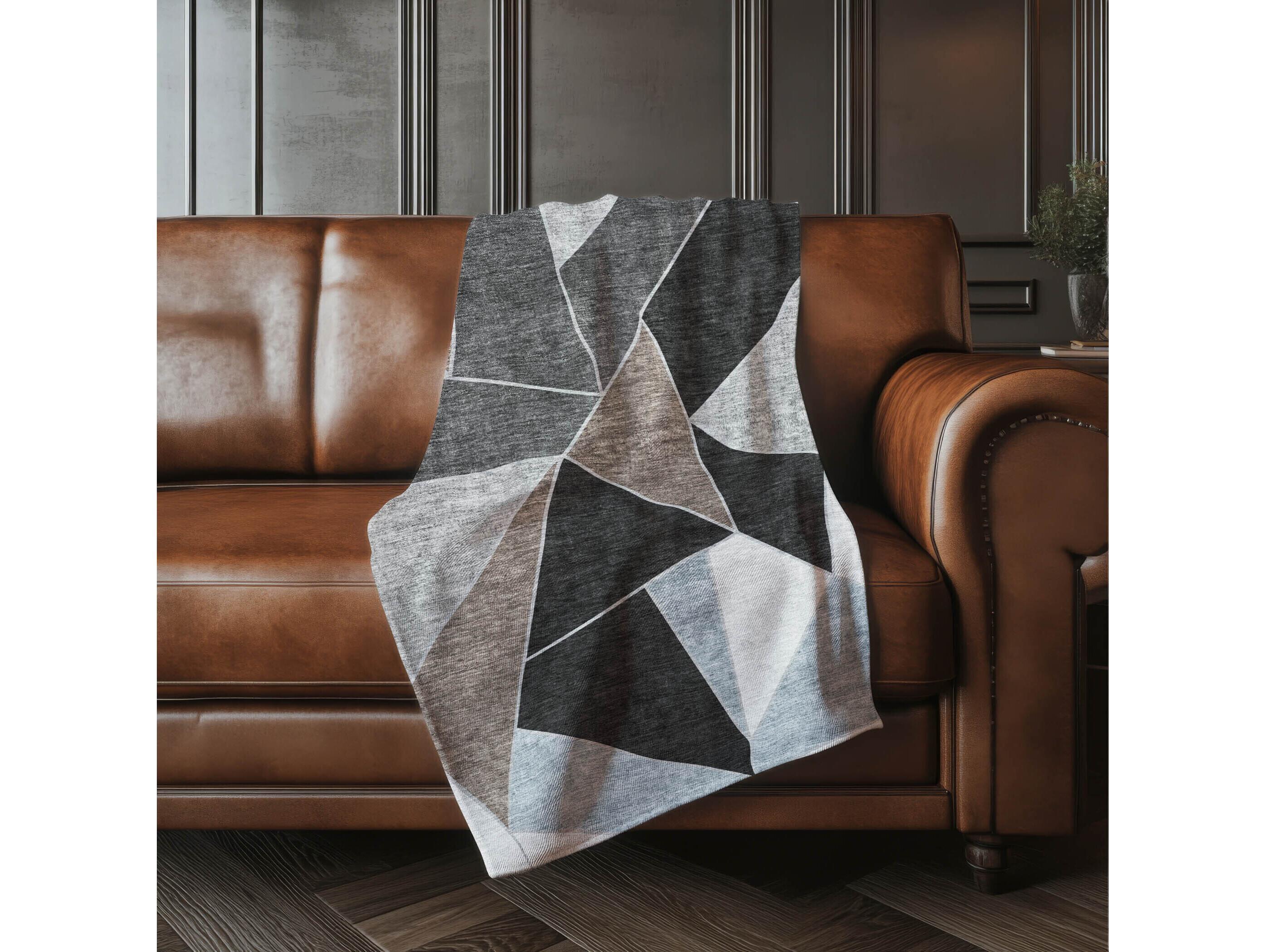 Dalyn Sherpa Brown Polyester Throw