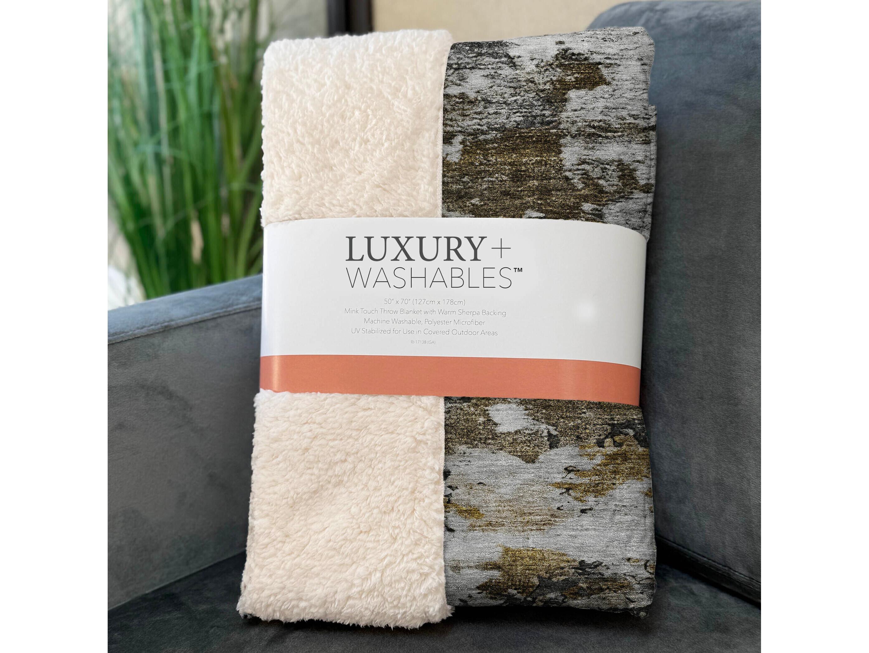 Dalyn Sherpa Brown Polyester Throw