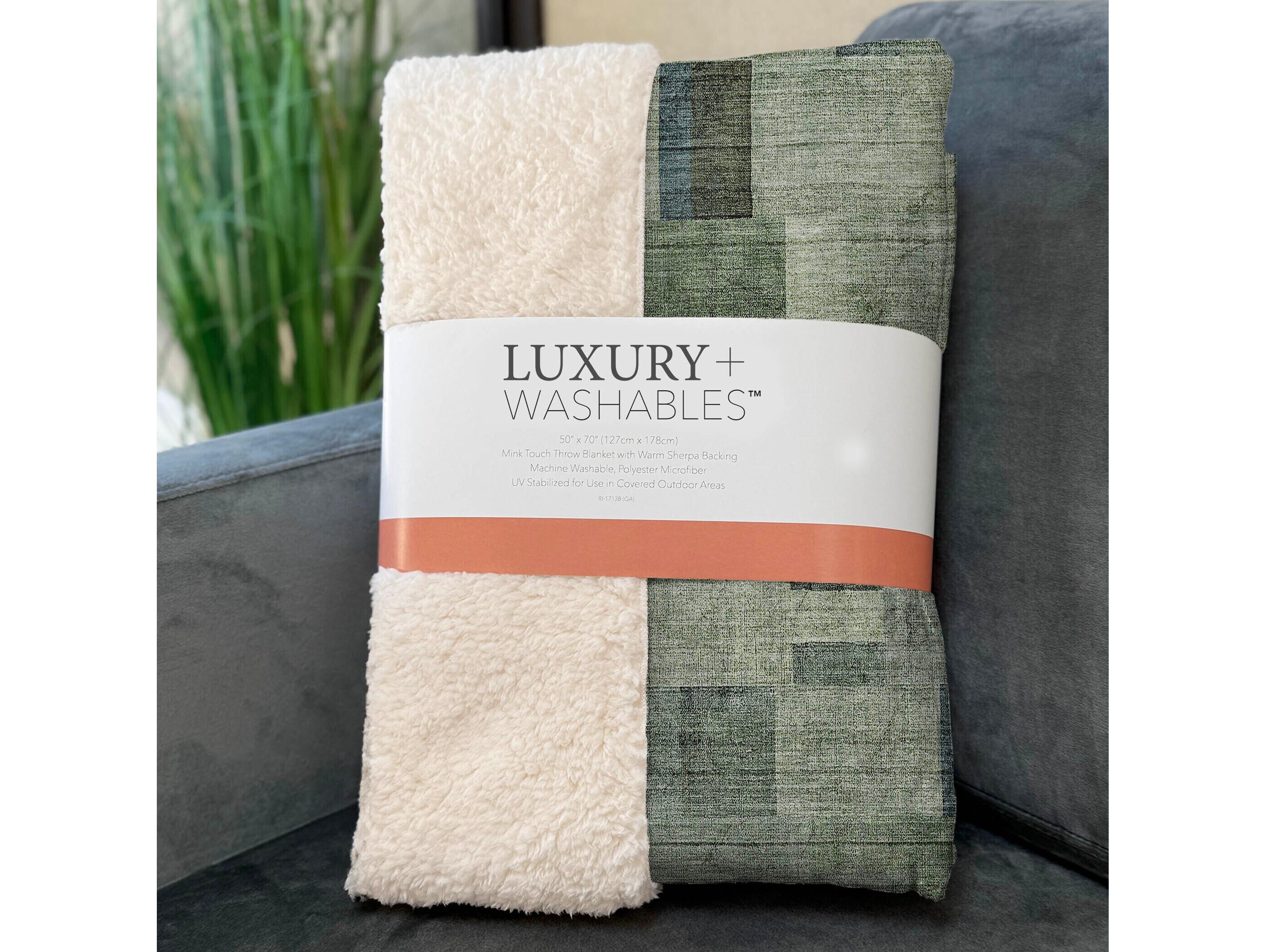 Dalyn Sherpa Green Polyester Throw