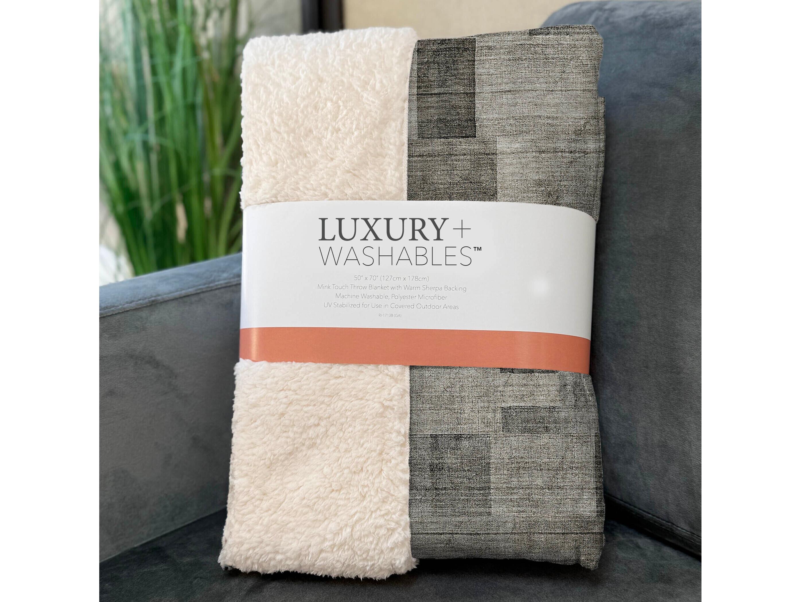 Dalyn Sherpa Brown Polyester Throw