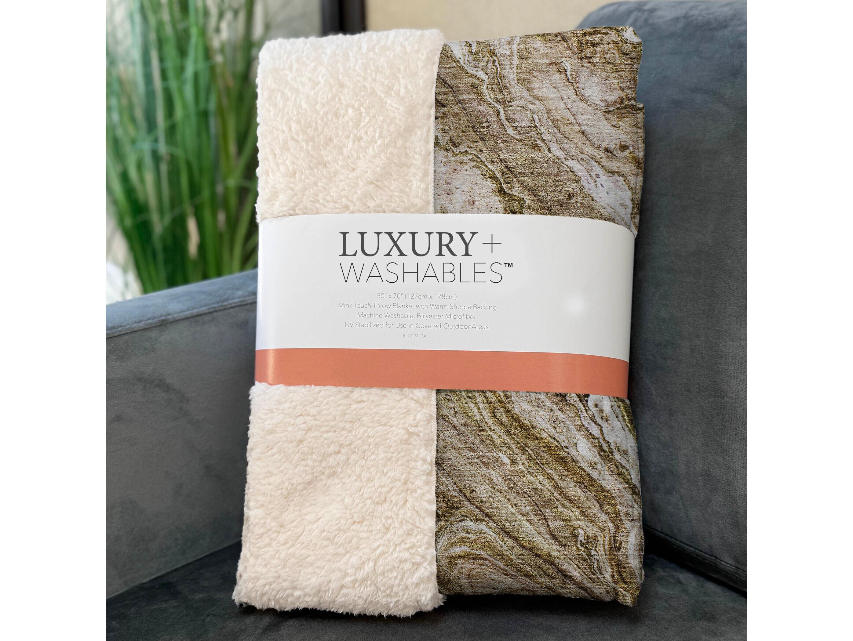 Dalyn Sherpa Brown Polyester Throw