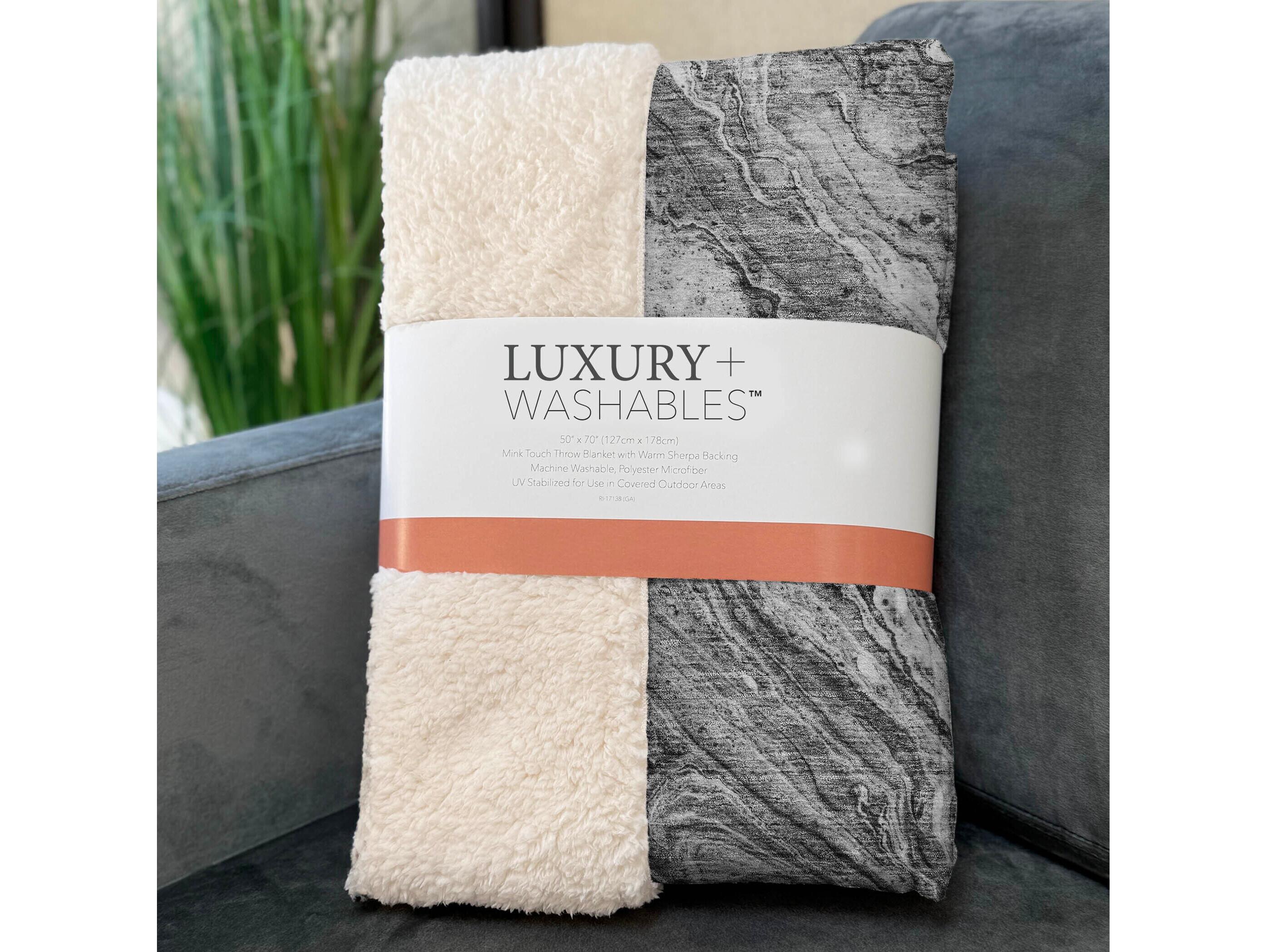 Dalyn Sherpa Gray Polyester Throw