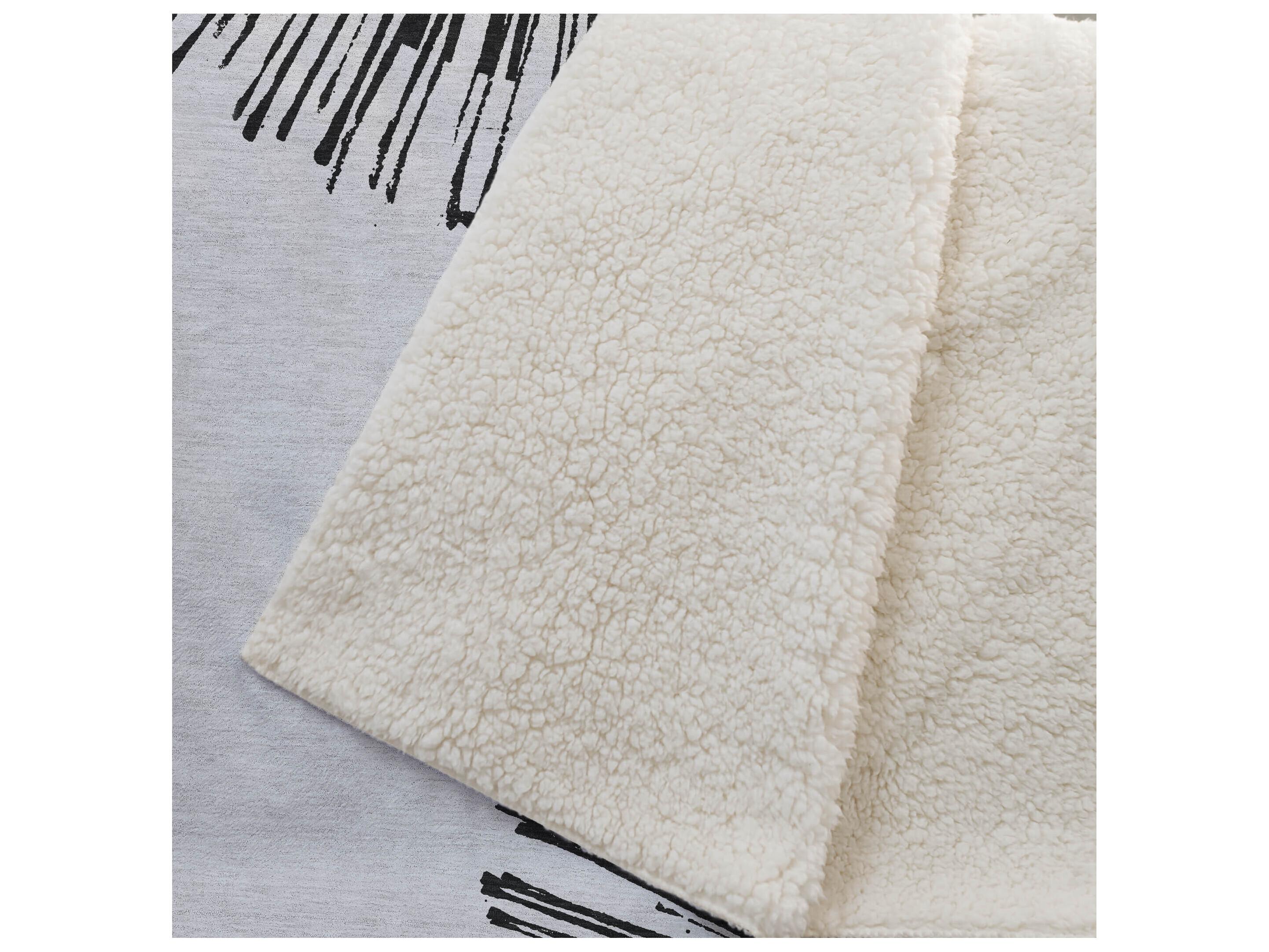 Dalyn Sherpa Black Polyester Throw