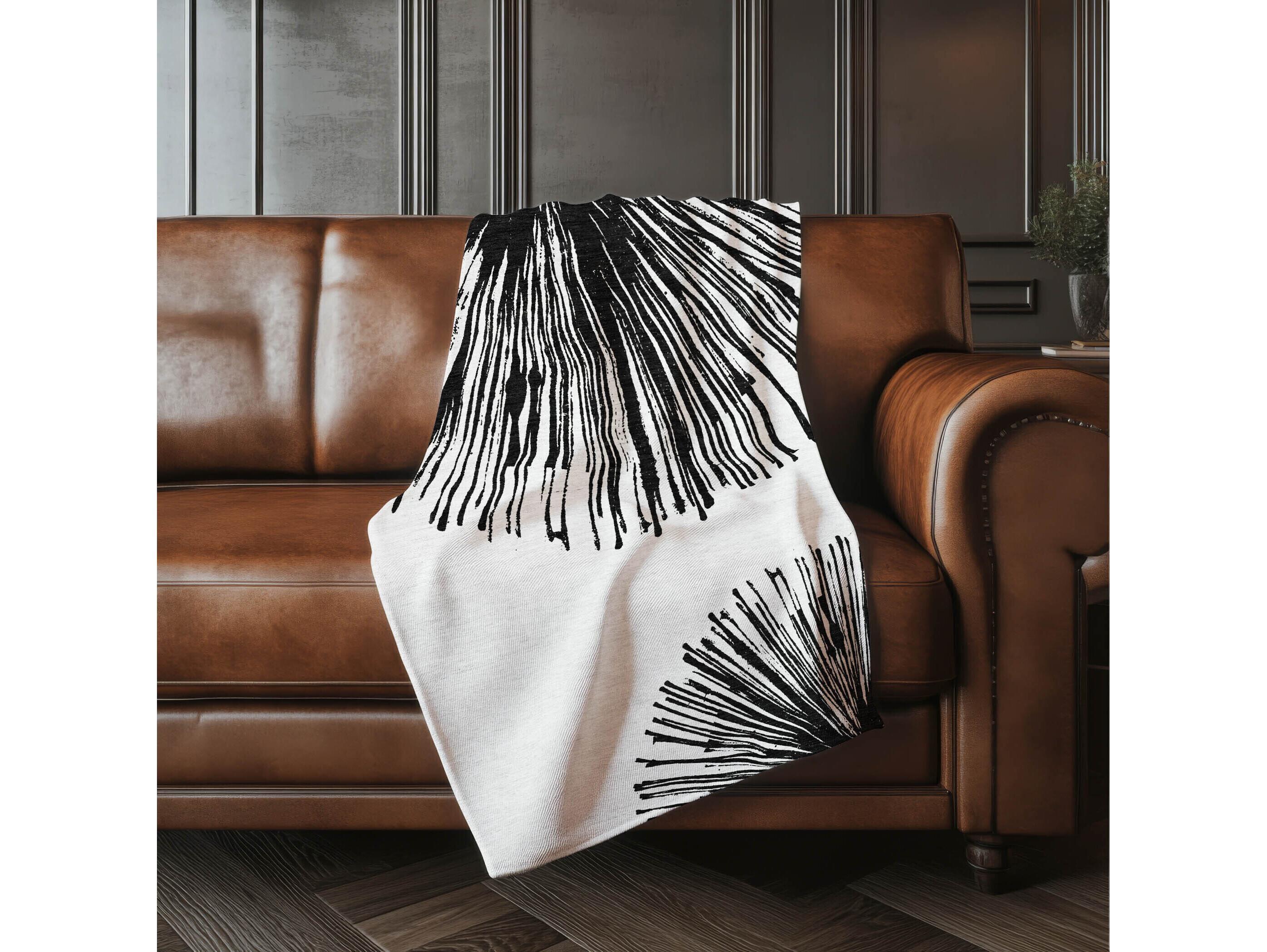 Dalyn Sherpa Black Polyester Throw