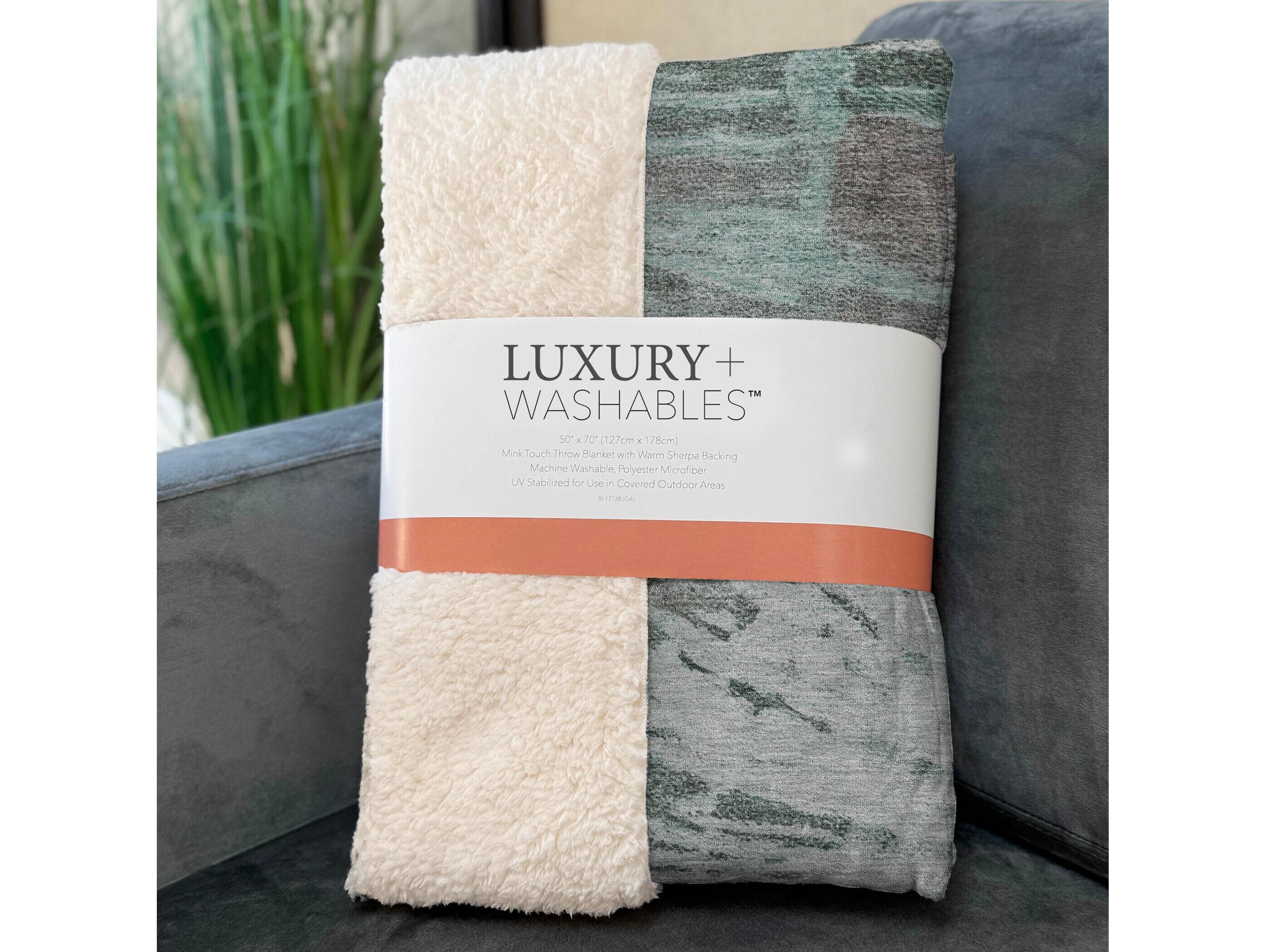 Dalyn Sherpa Teal Polyester Throw