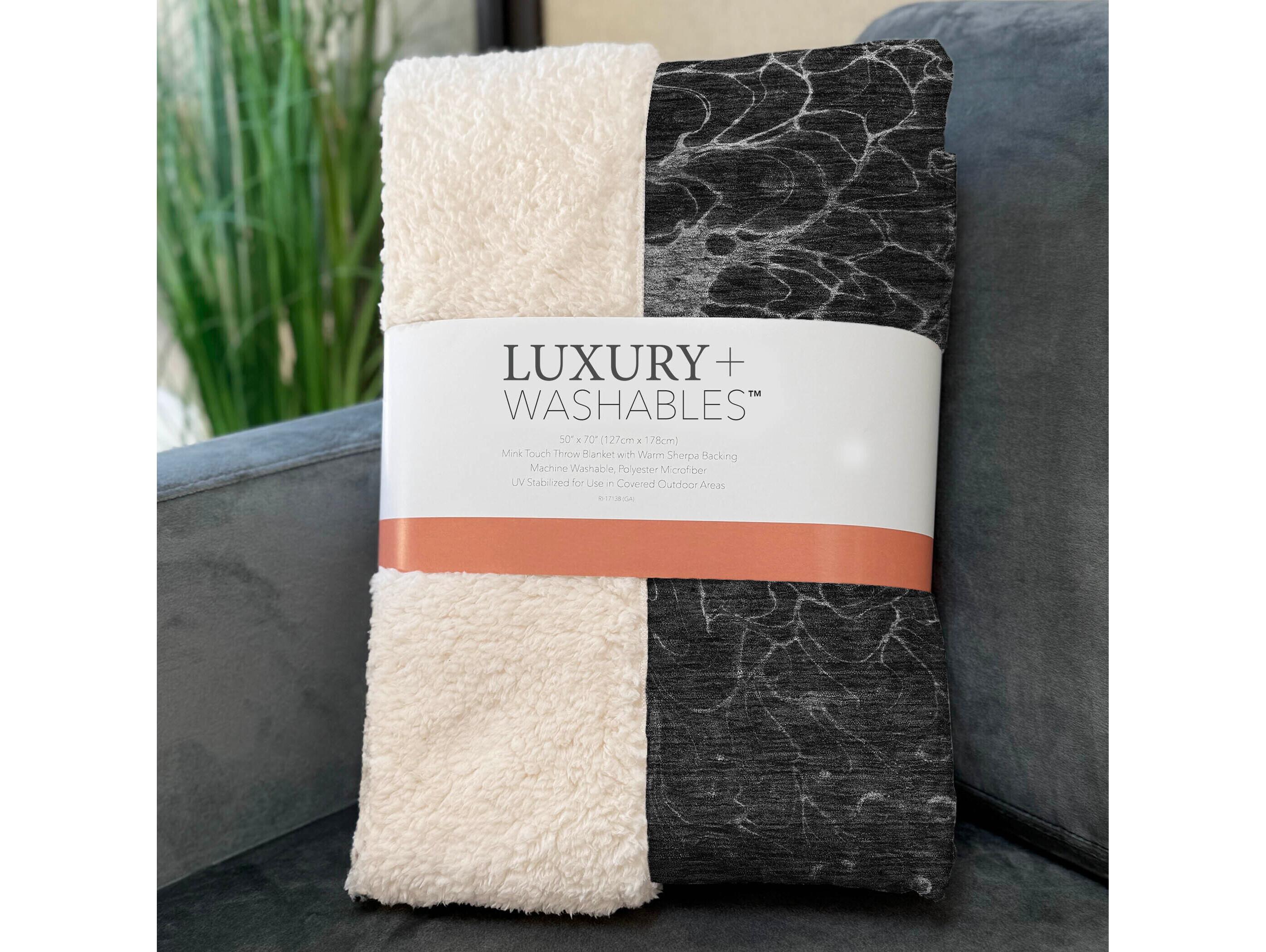 Dalyn Sherpa Gray Polyester Throw