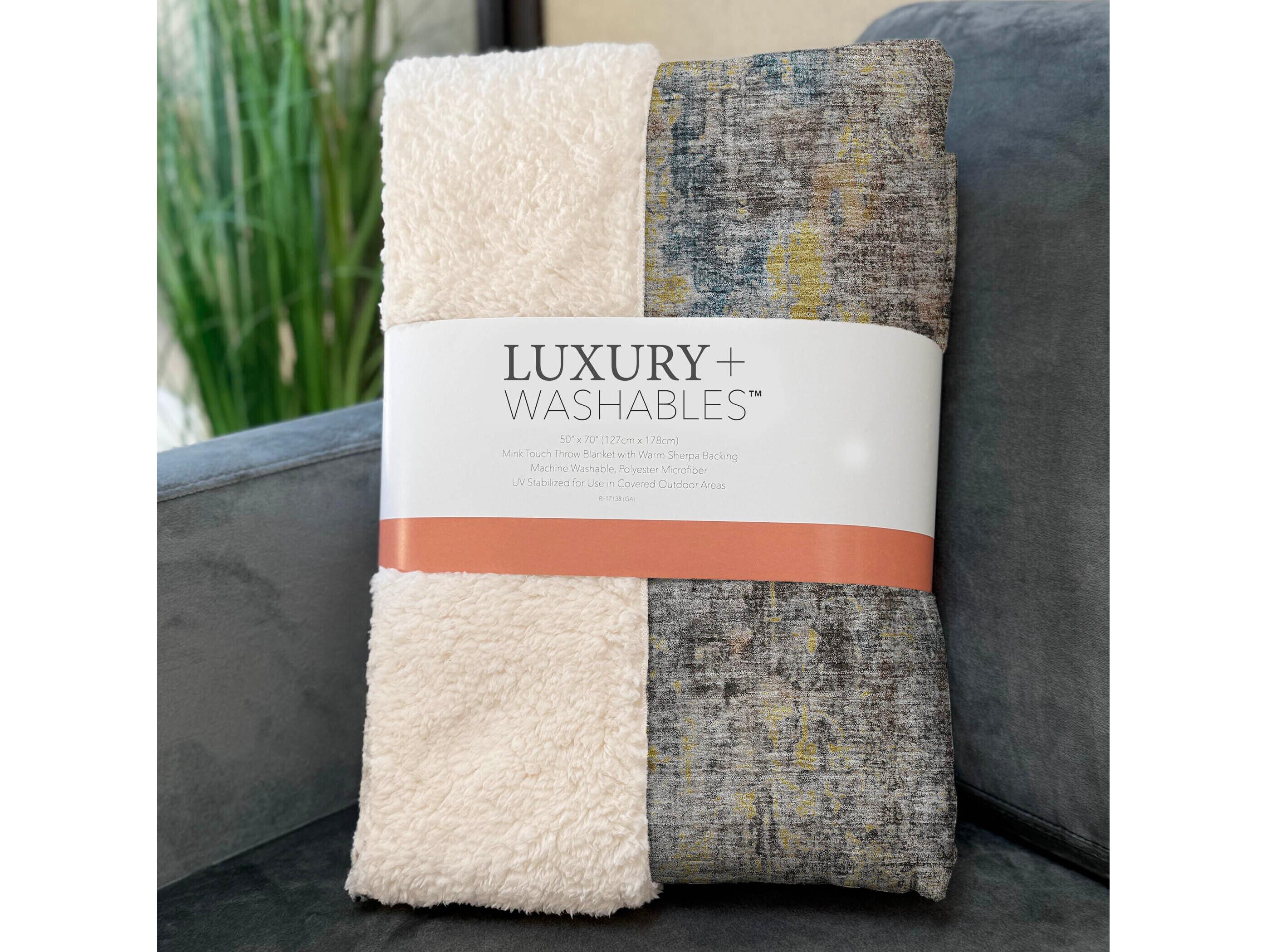 Dalyn Sherpa Brown Polyester Throw