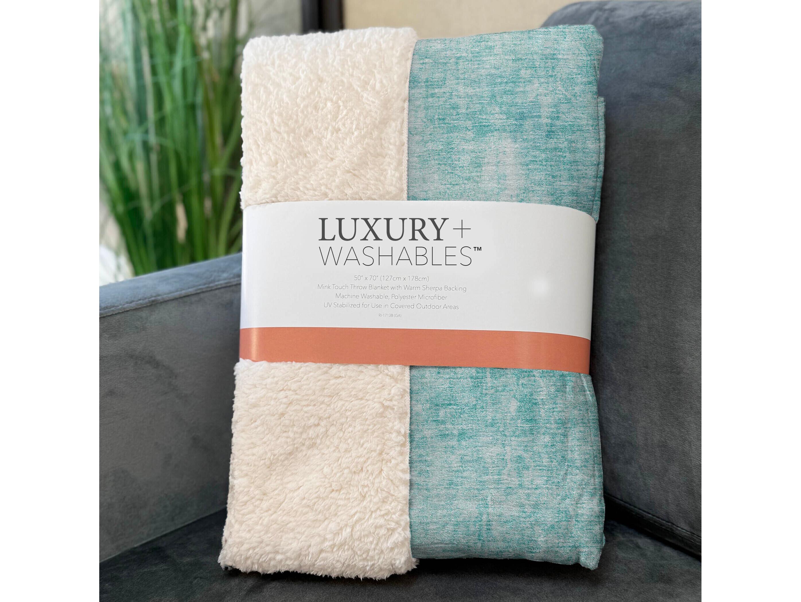 Dalyn Sherpa Teal Polyester Throw