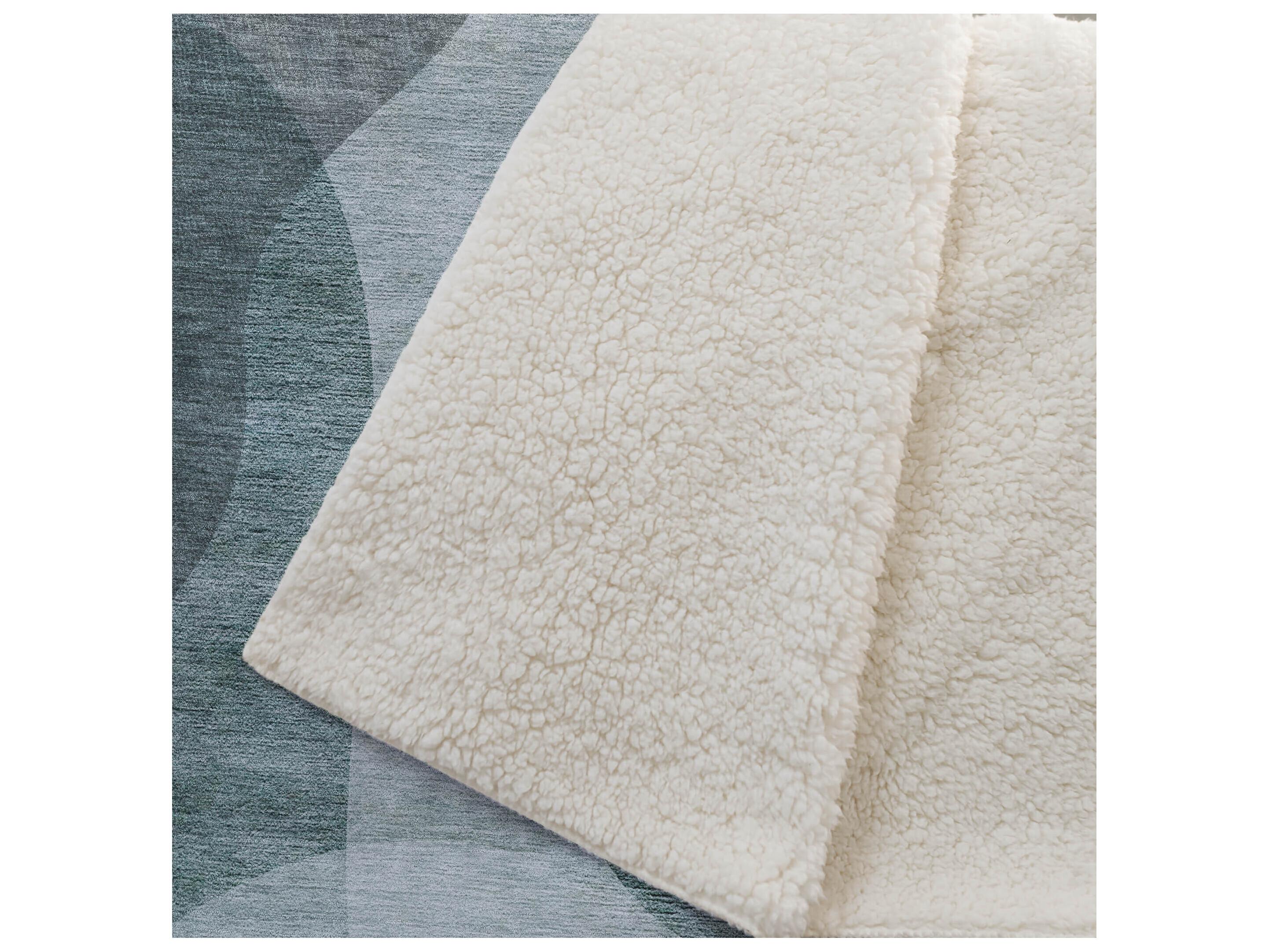 Dalyn Sherpa Green Polyester Throw