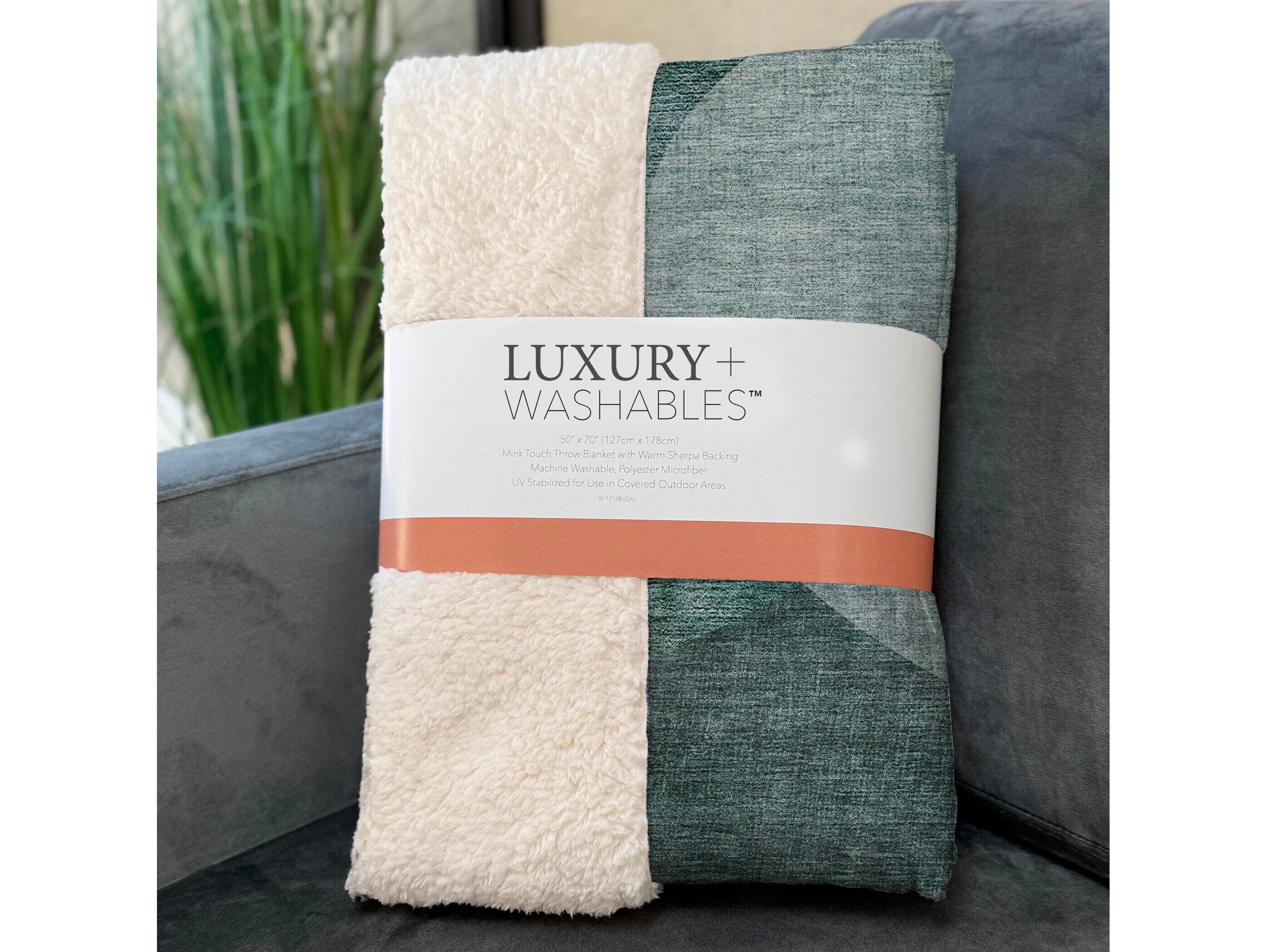 Dalyn Sherpa Green Polyester Throw