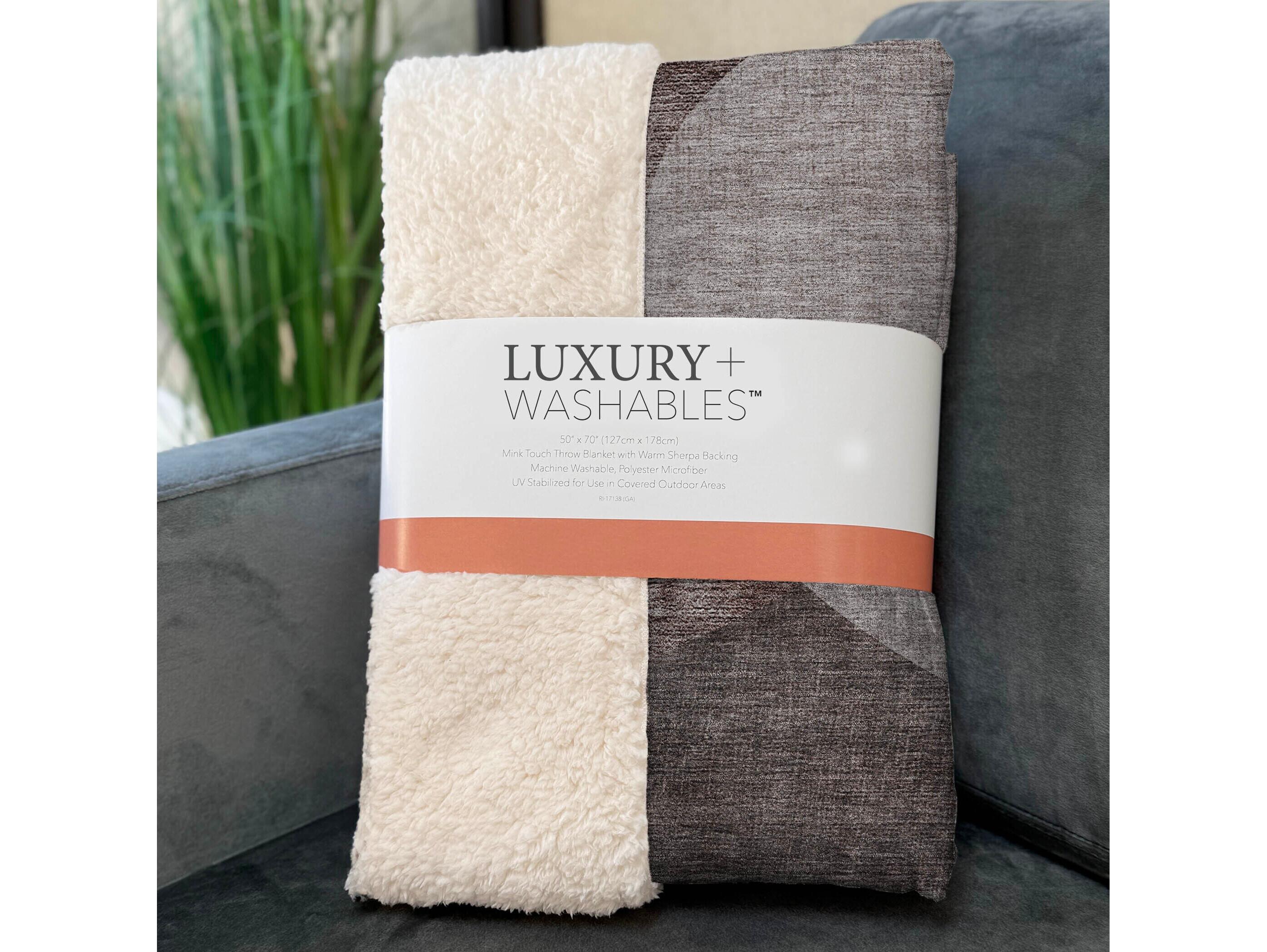 Dalyn Sherpa Brown Polyester Throw