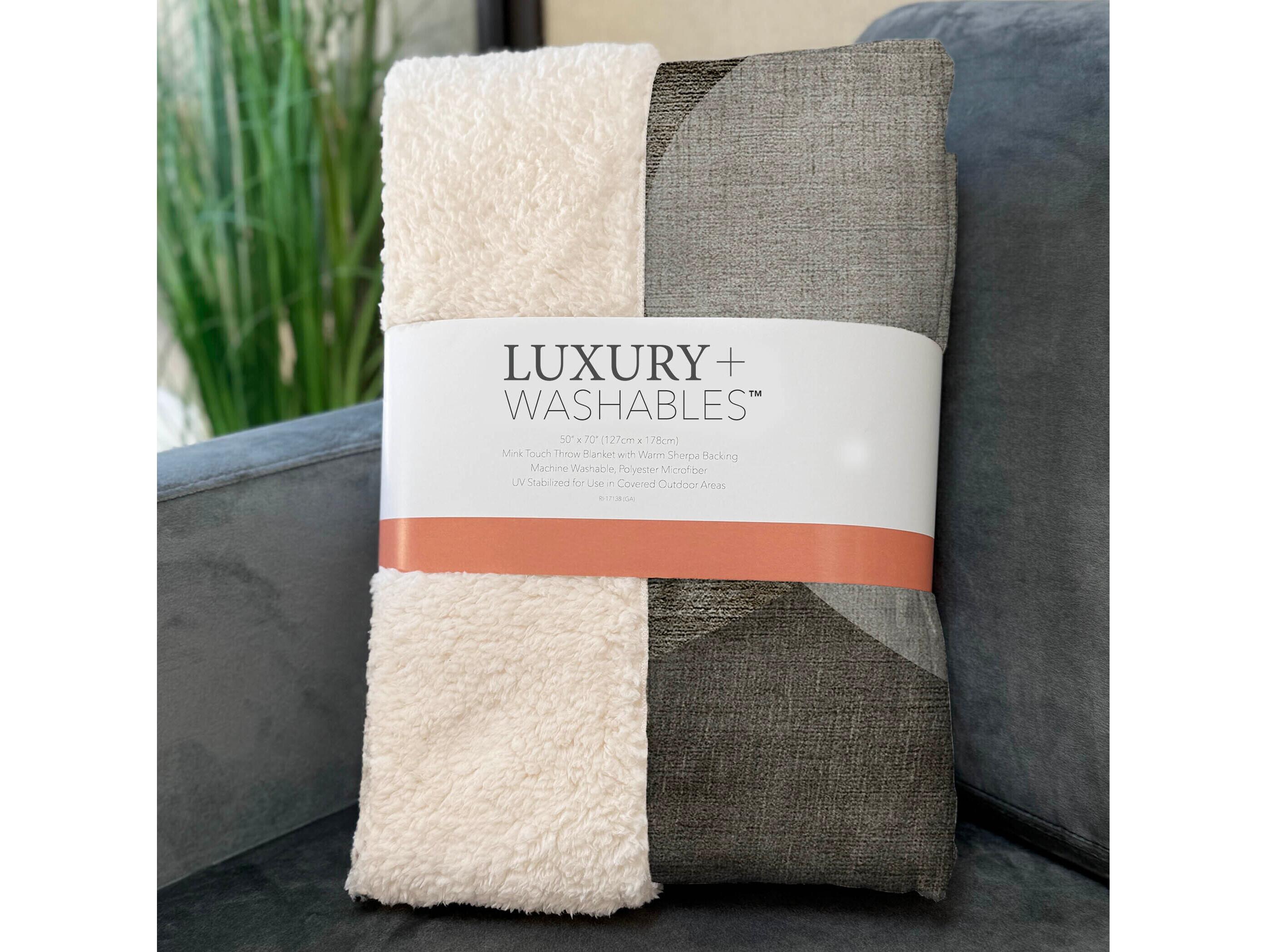 Dalyn Sherpa Brown Polyester Throw