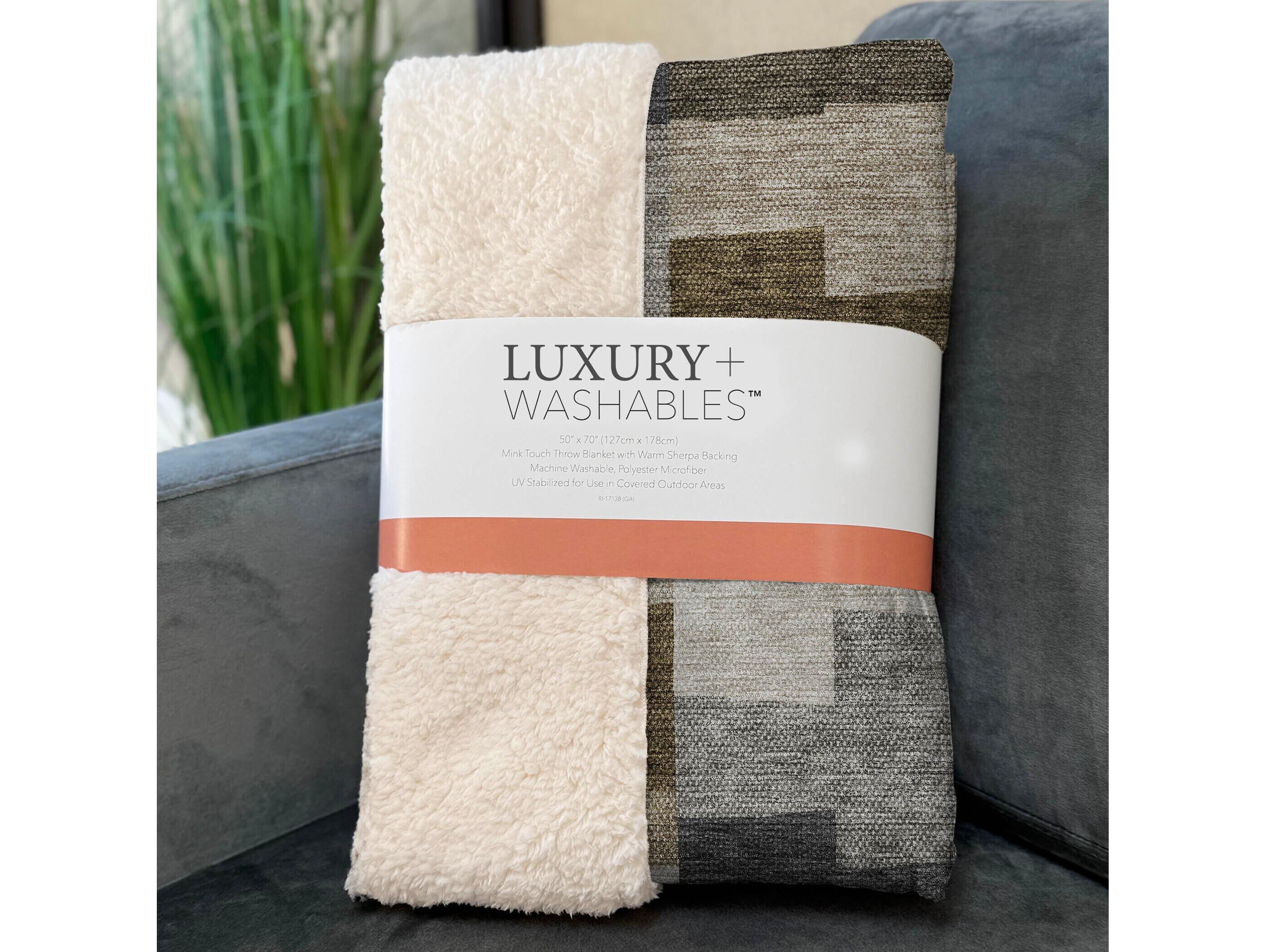 Dalyn Sherpa Brown Polyester Throw