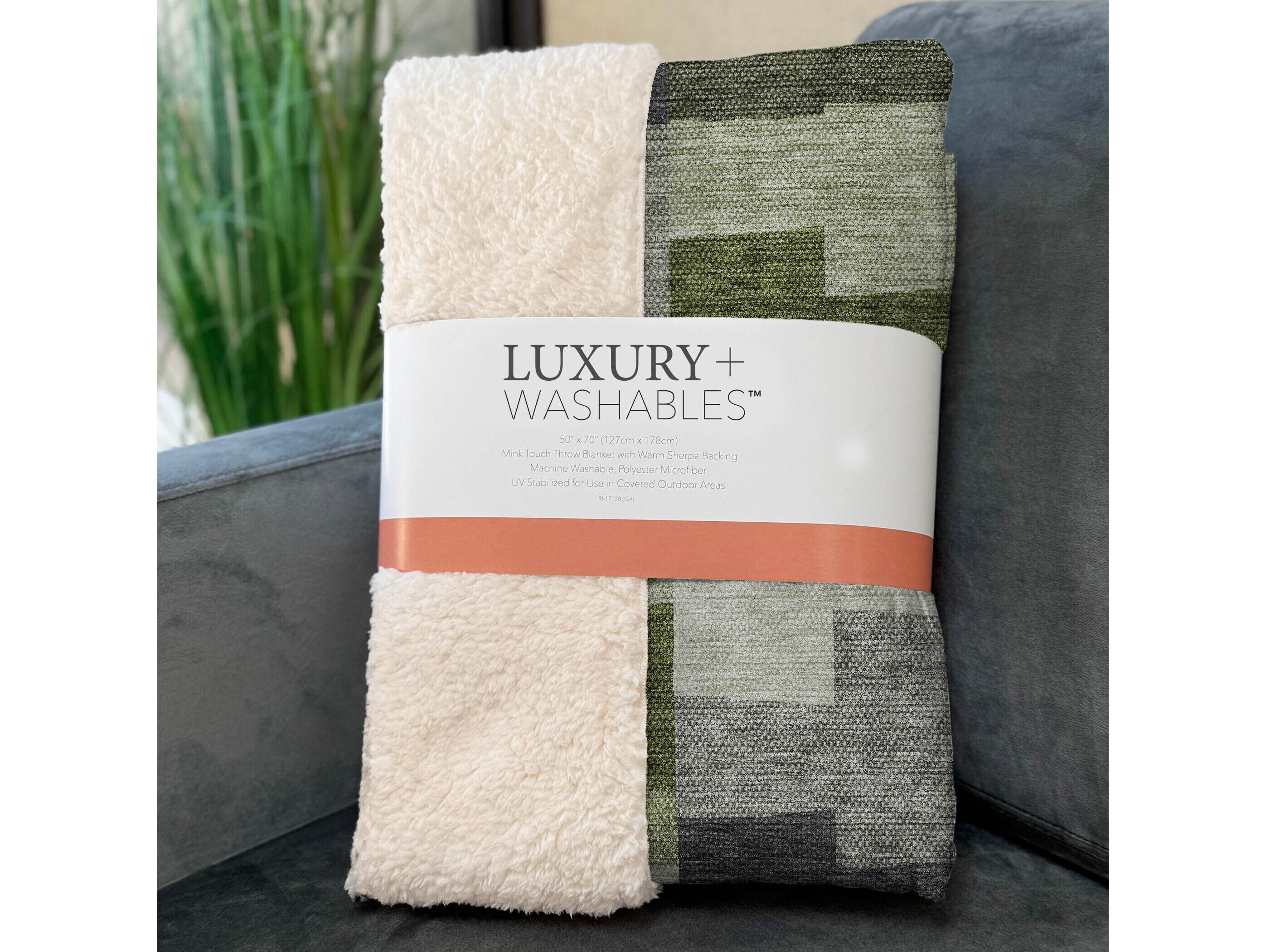 Dalyn Sherpa Green Polyester Throw