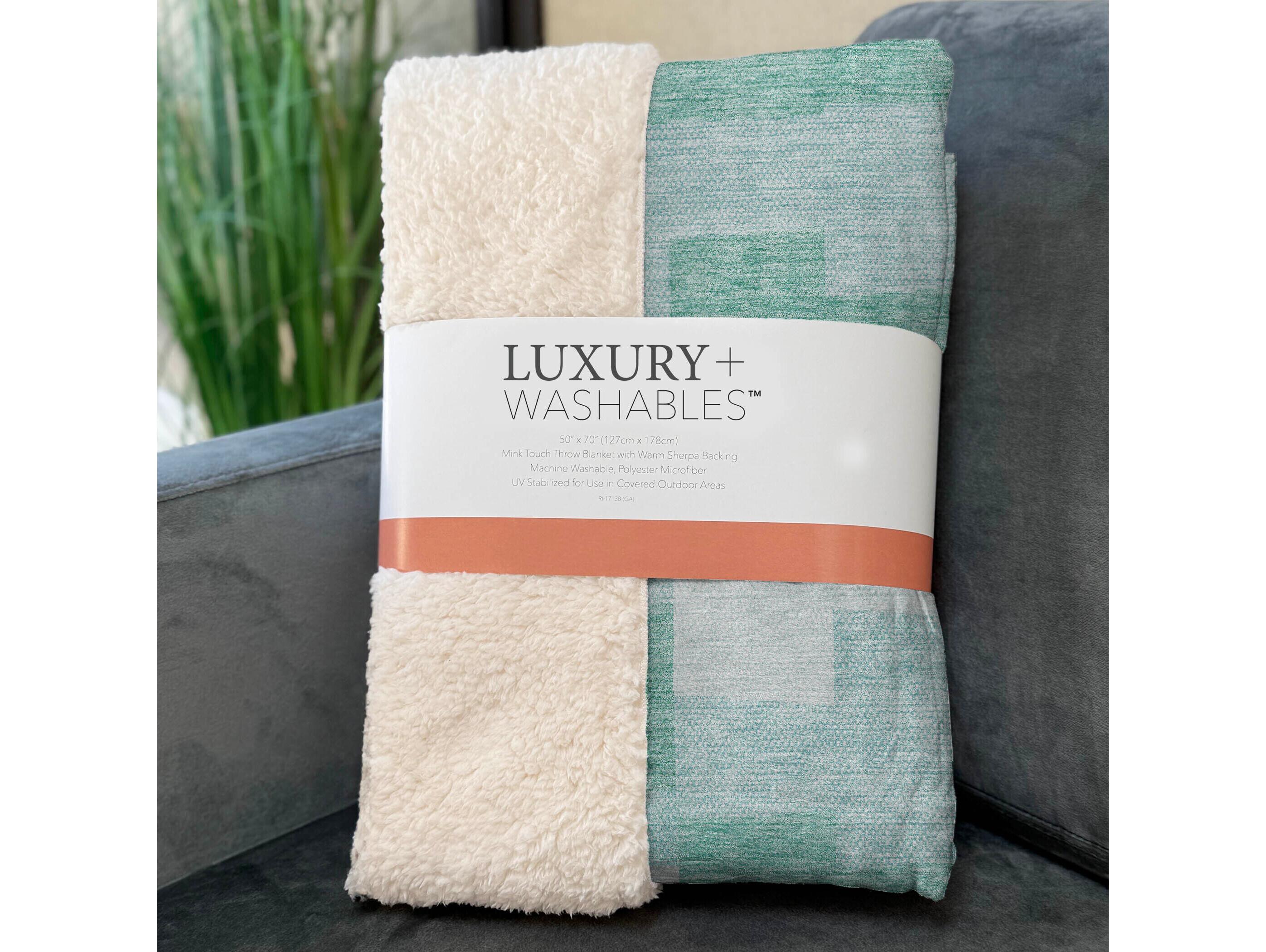 Dalyn Sherpa Teal Polyester Throw