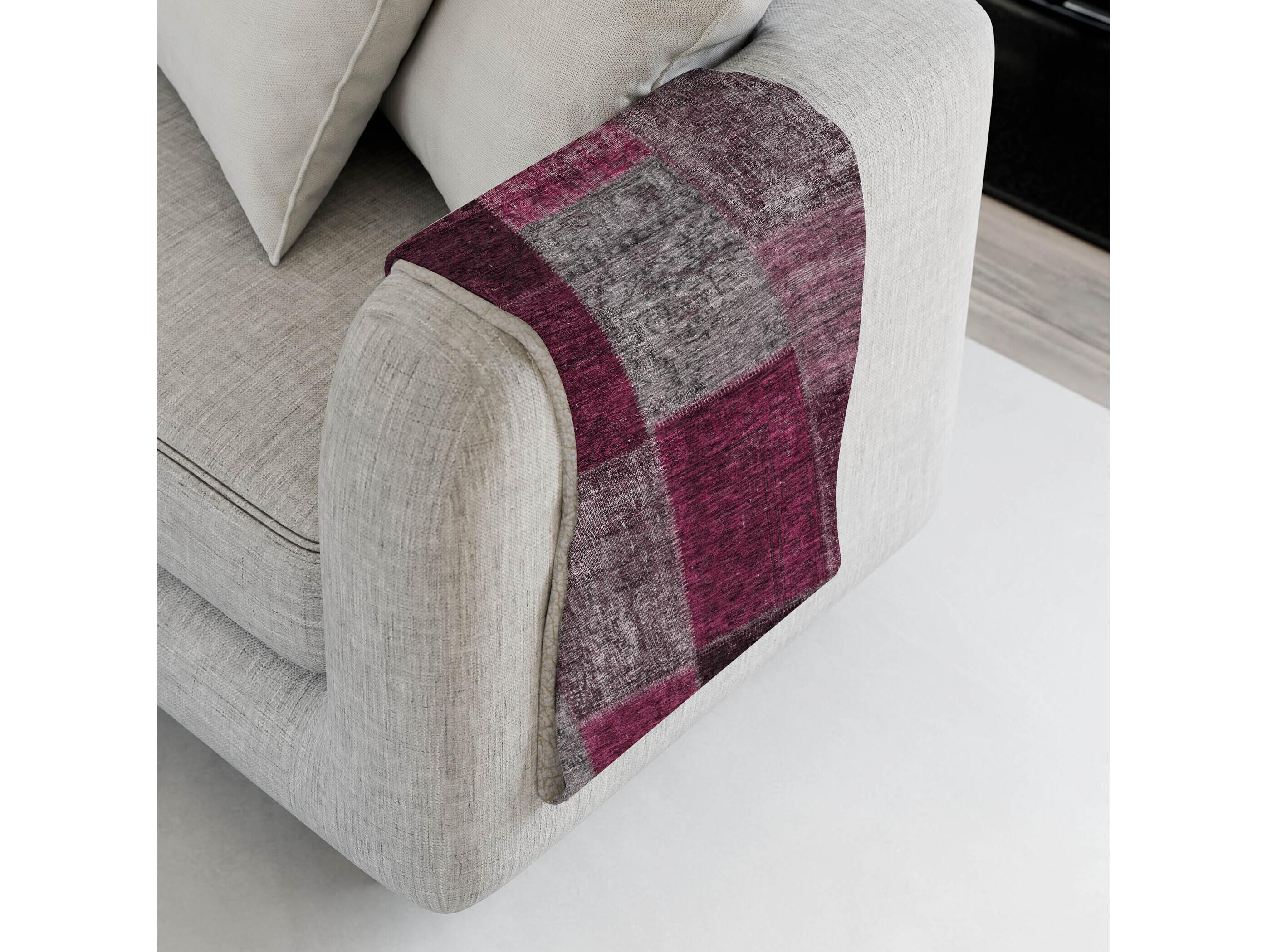 Dalyn Sherpa Red Polyester Throw