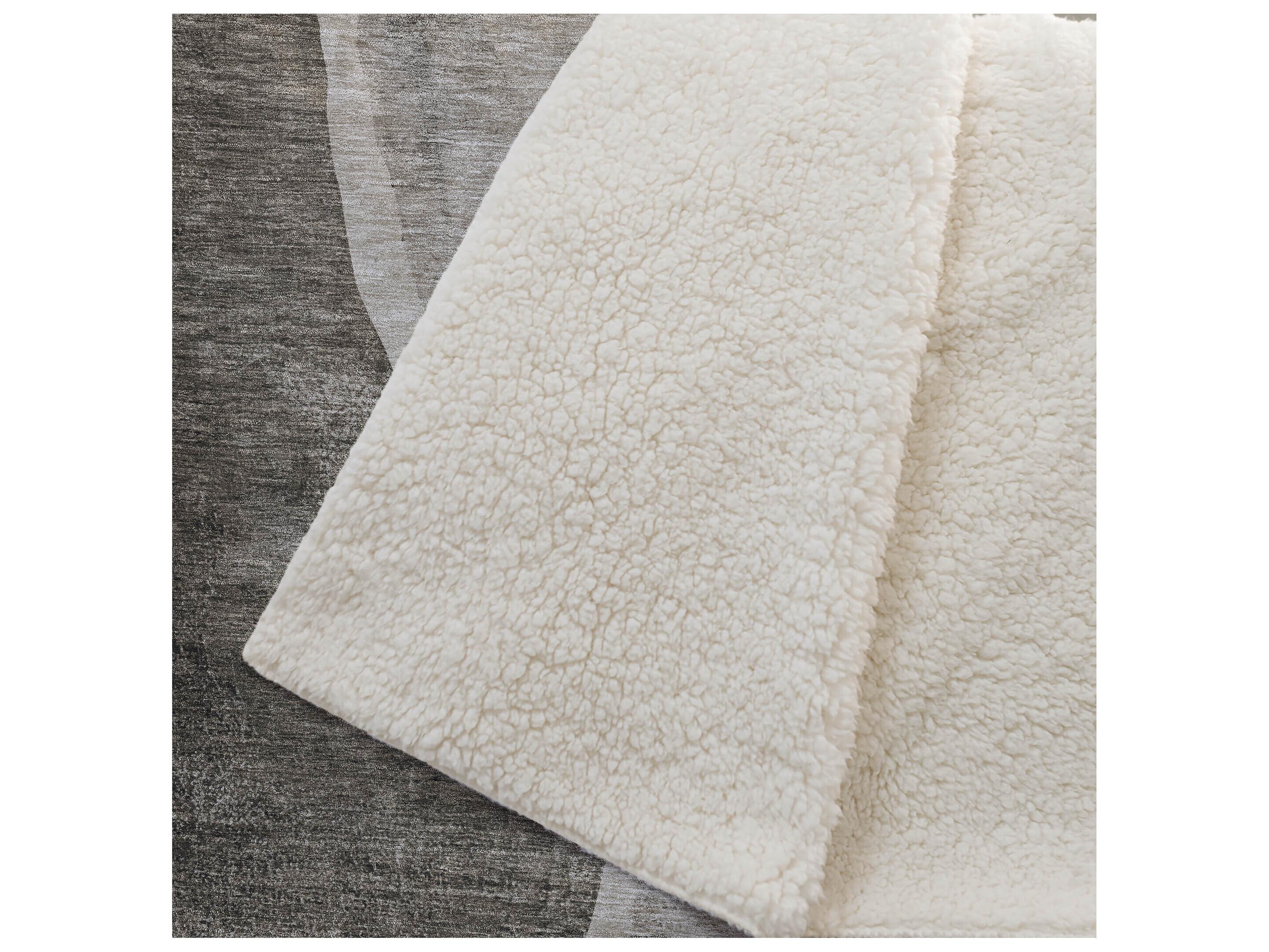 Dalyn Sherpa Brown Polyester Throw