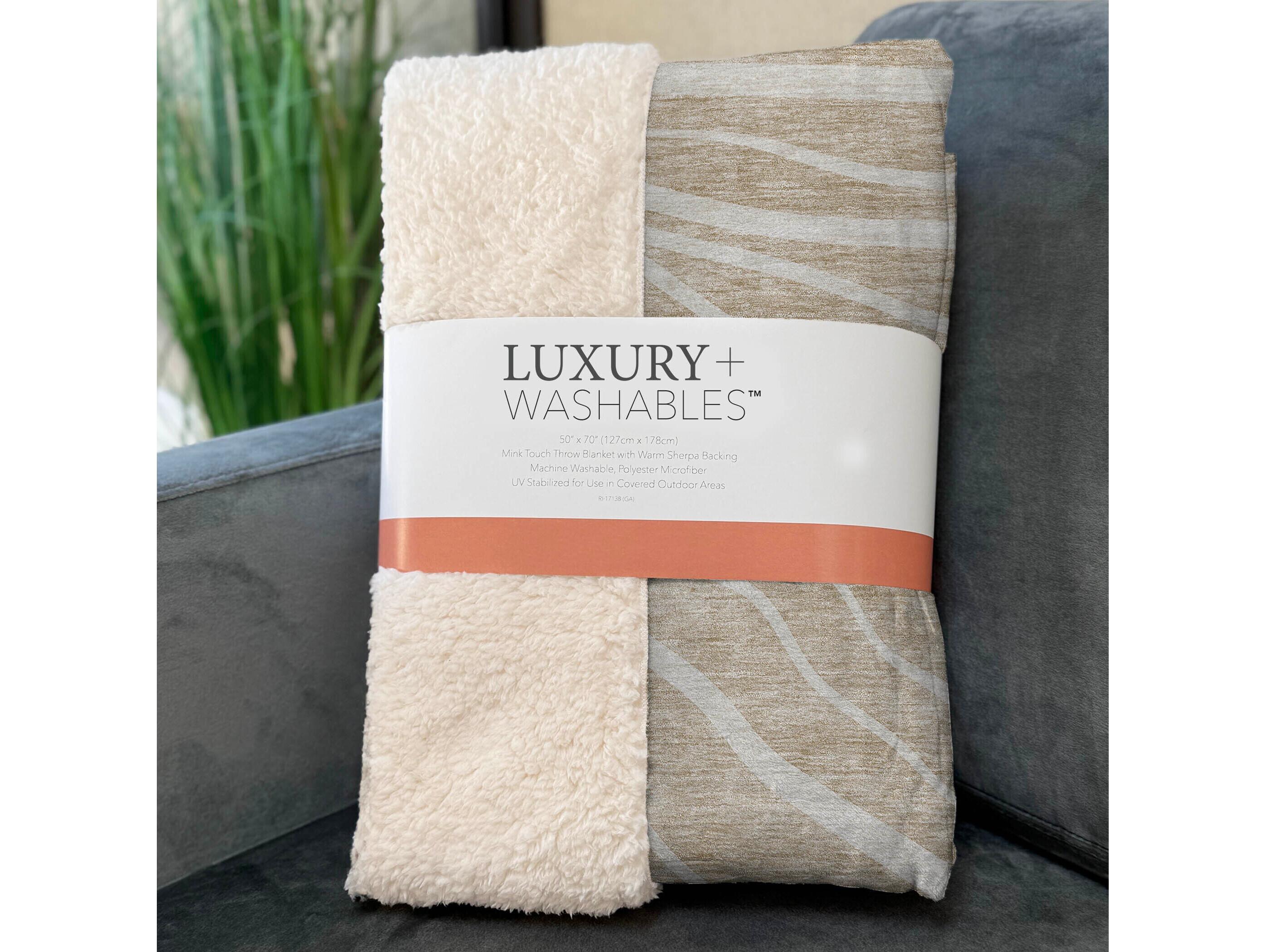 Dalyn Sherpa Brown Polyester Throw